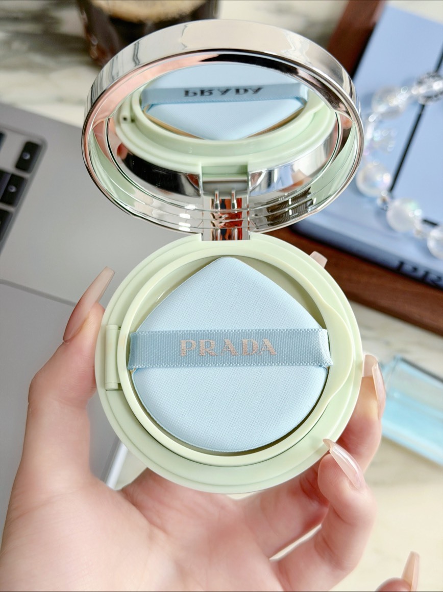 PRADA 最新尼龍氣墊 【預購】