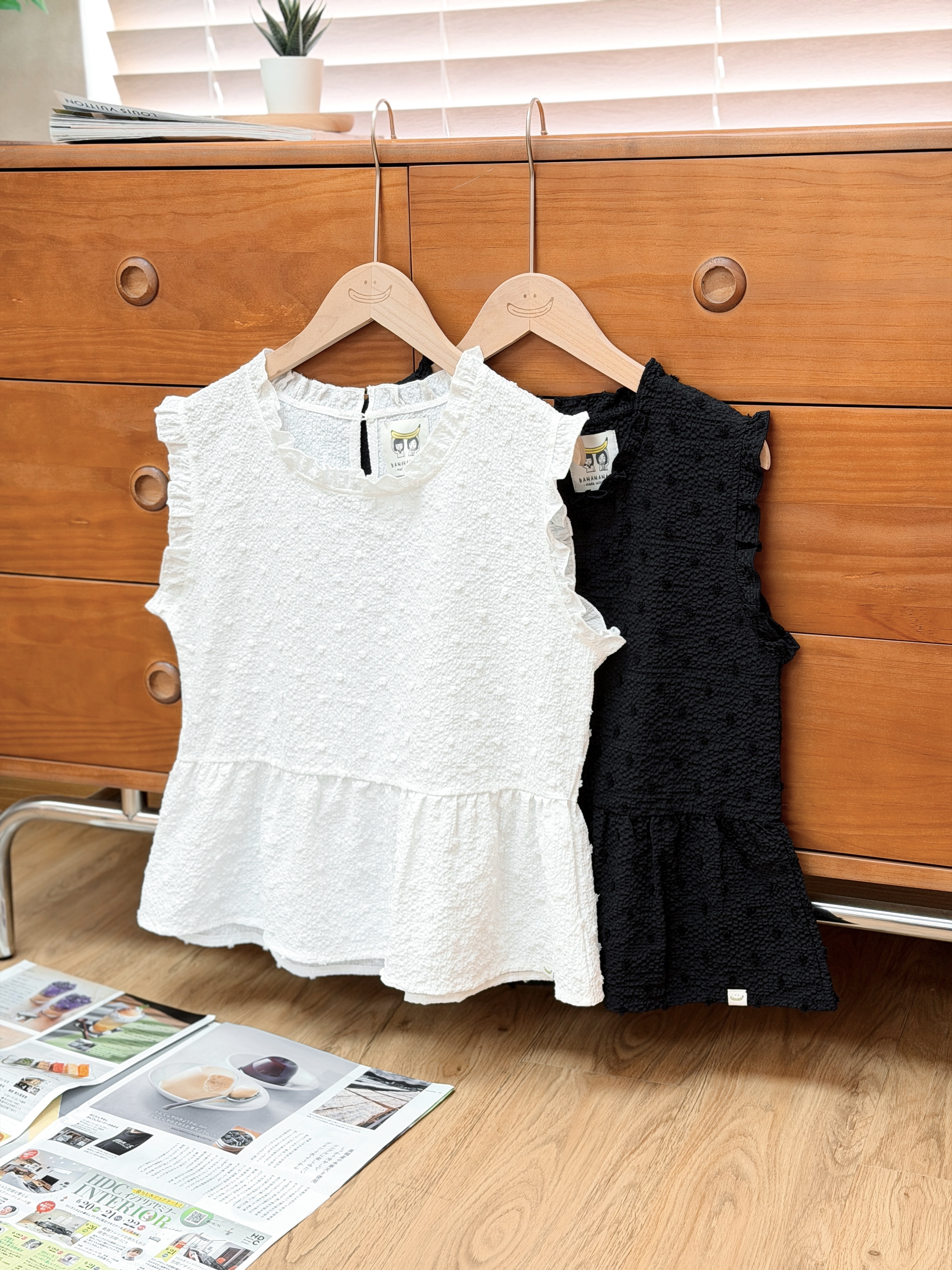 兩色 / 荷葉邊皺皺小粒背心 / Popcorn Texture Ruffle Hem Shell Top