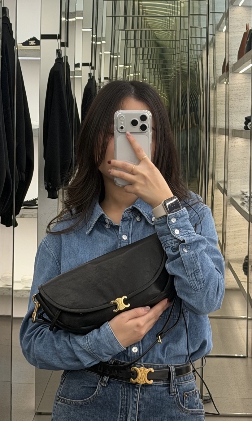 Celine Halfmoon Soft Triomphe小號手袋 黑色