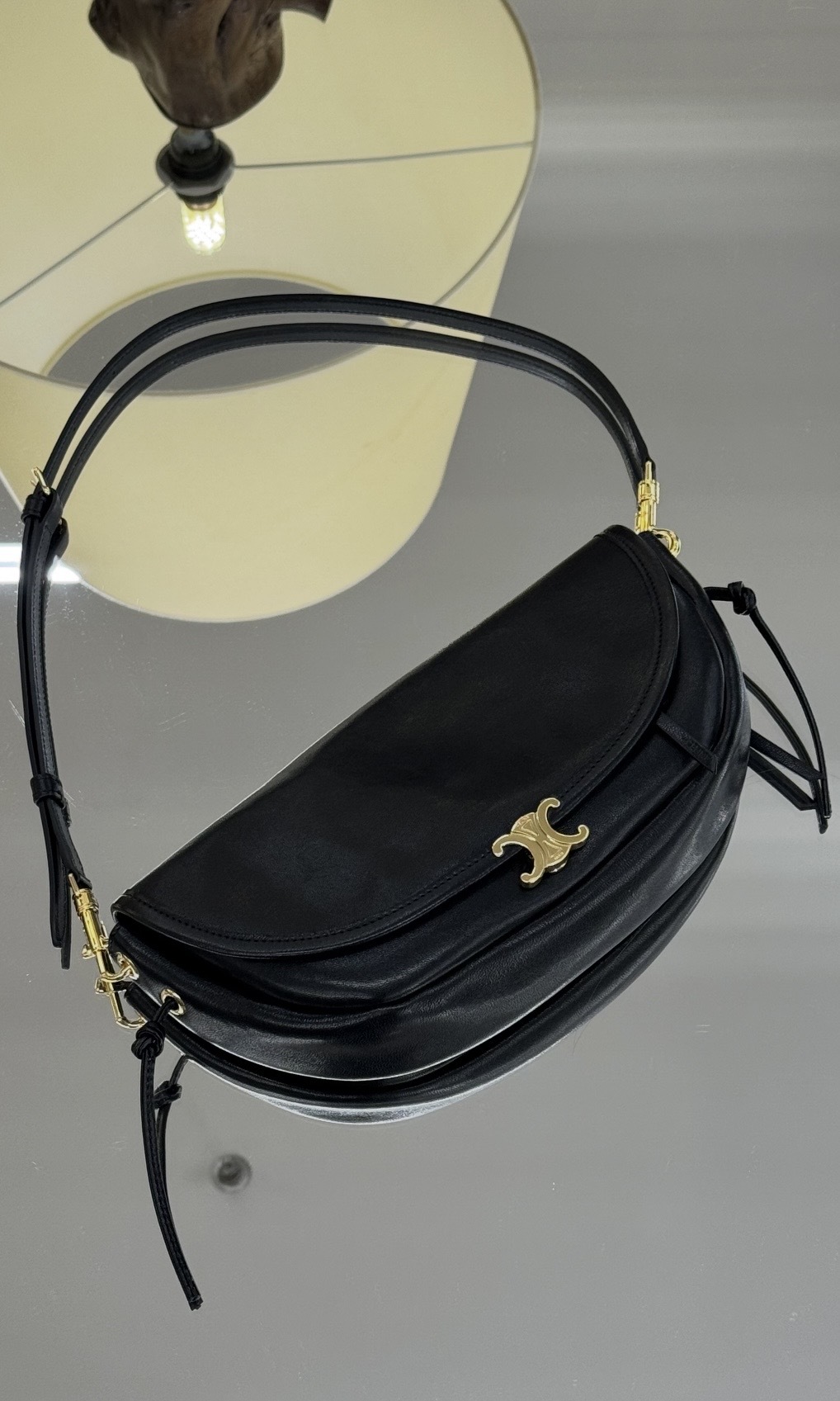 Celine Halfmoon Soft Triomphe小號手袋 黑色