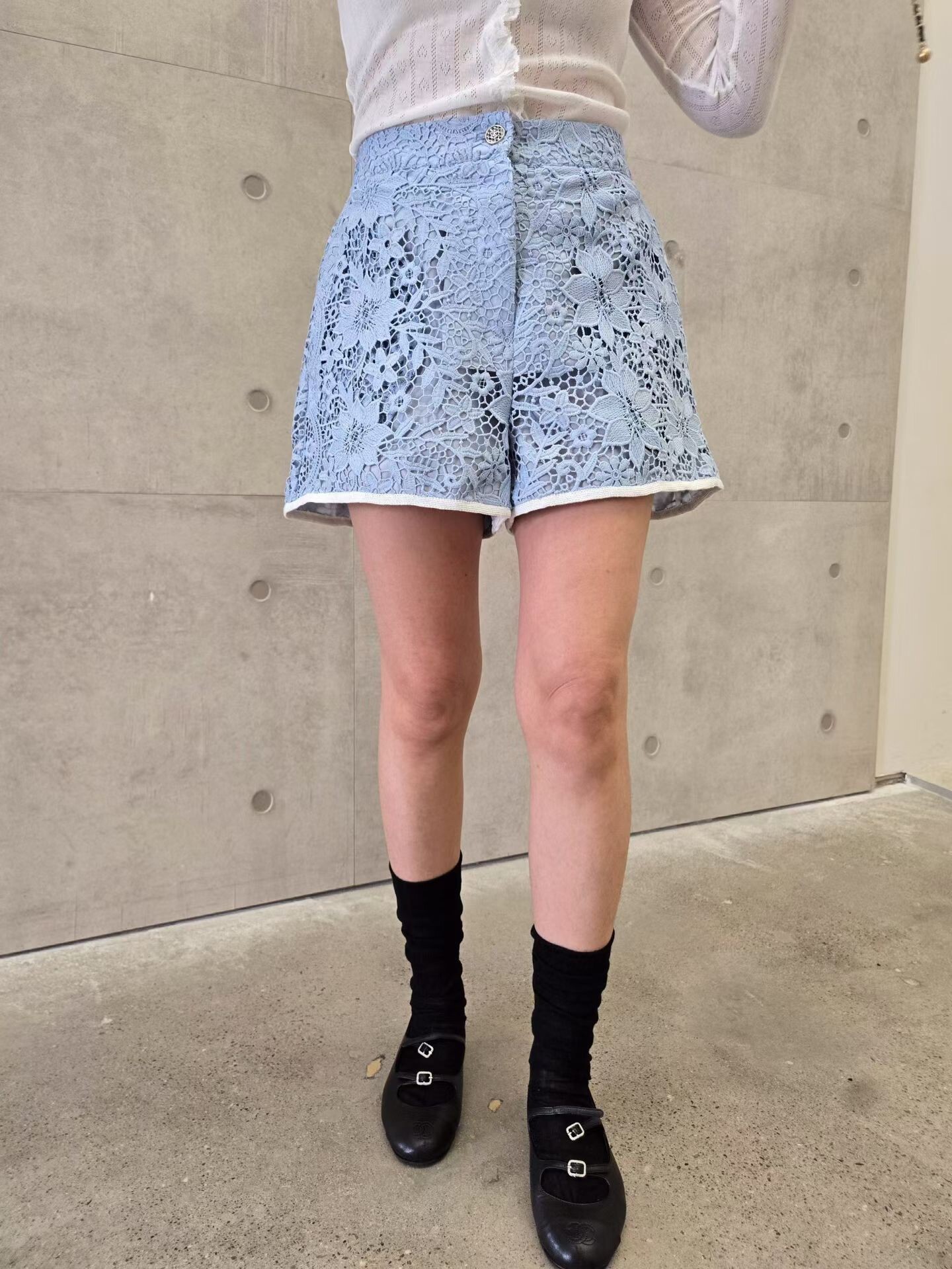滾邊布蕾絲短褲
