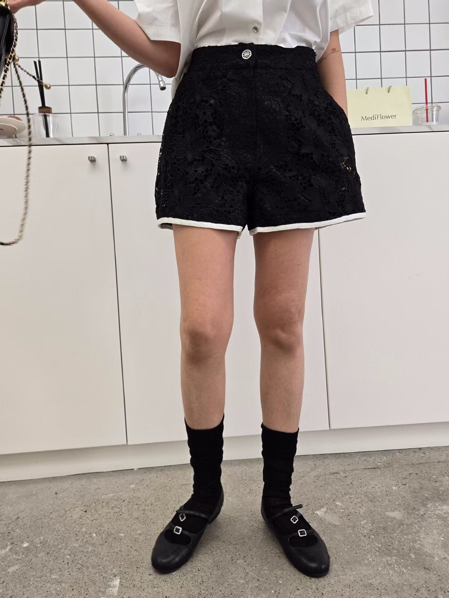 滾邊布蕾絲短褲