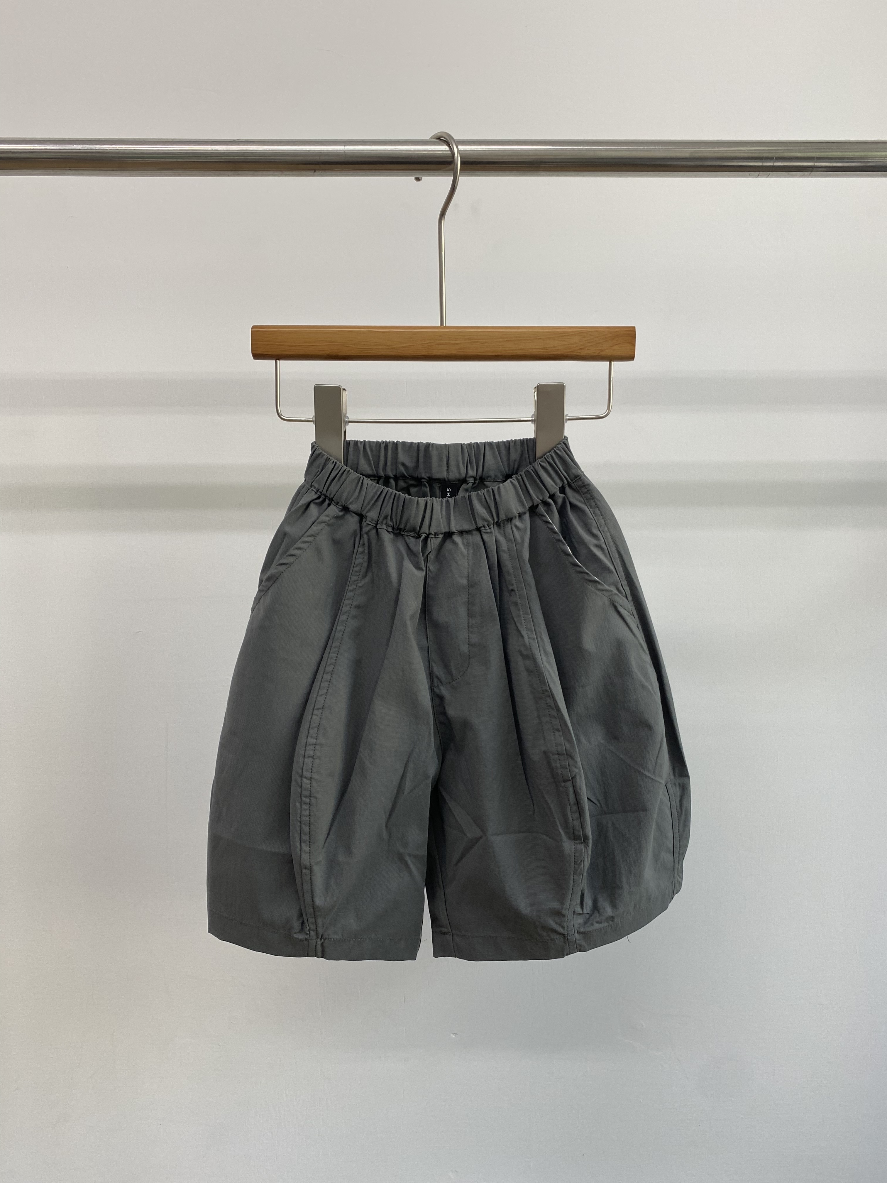 A04643設計師品牌滑板短褲