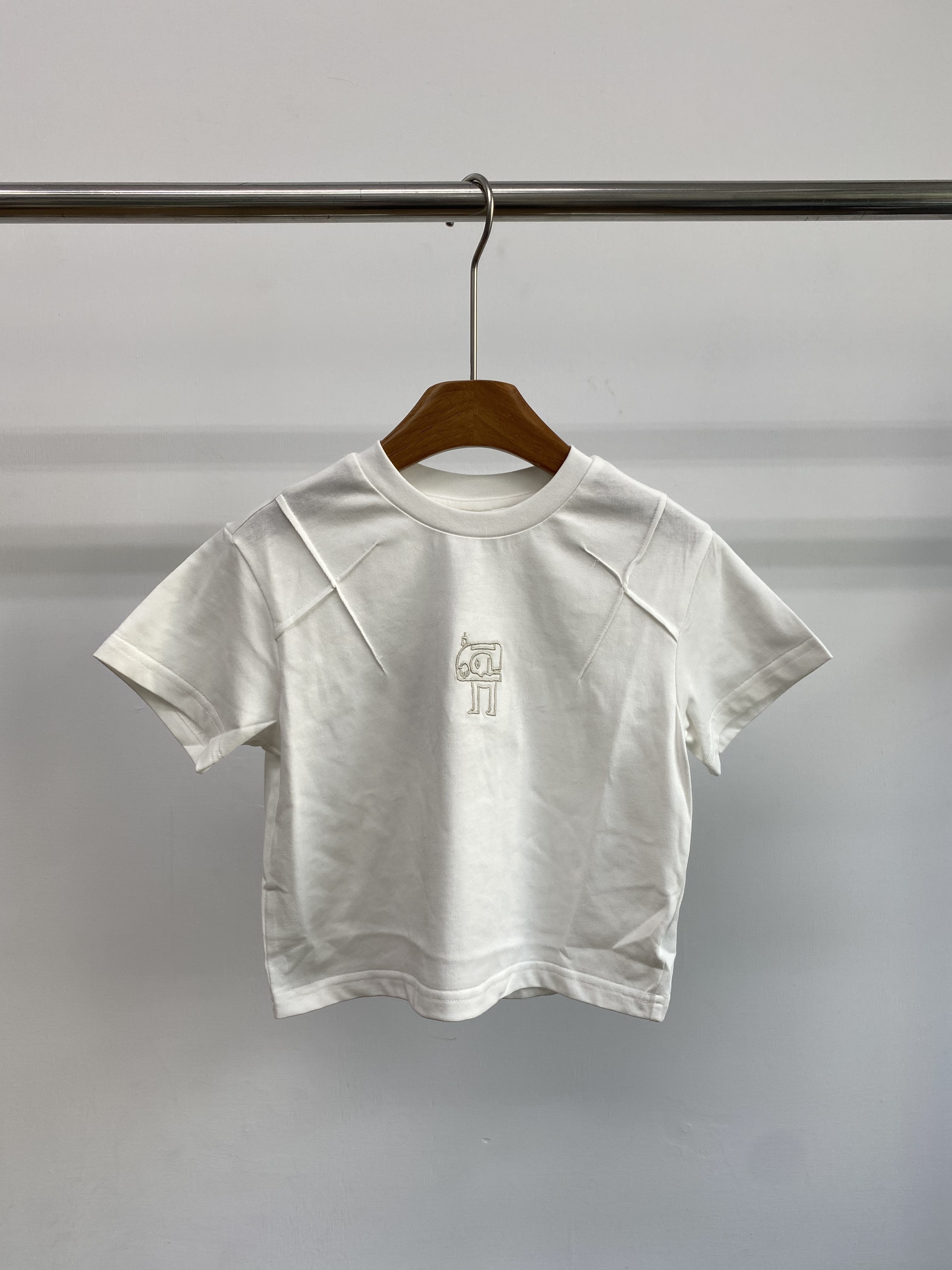 A04647刺繡小圖上衣