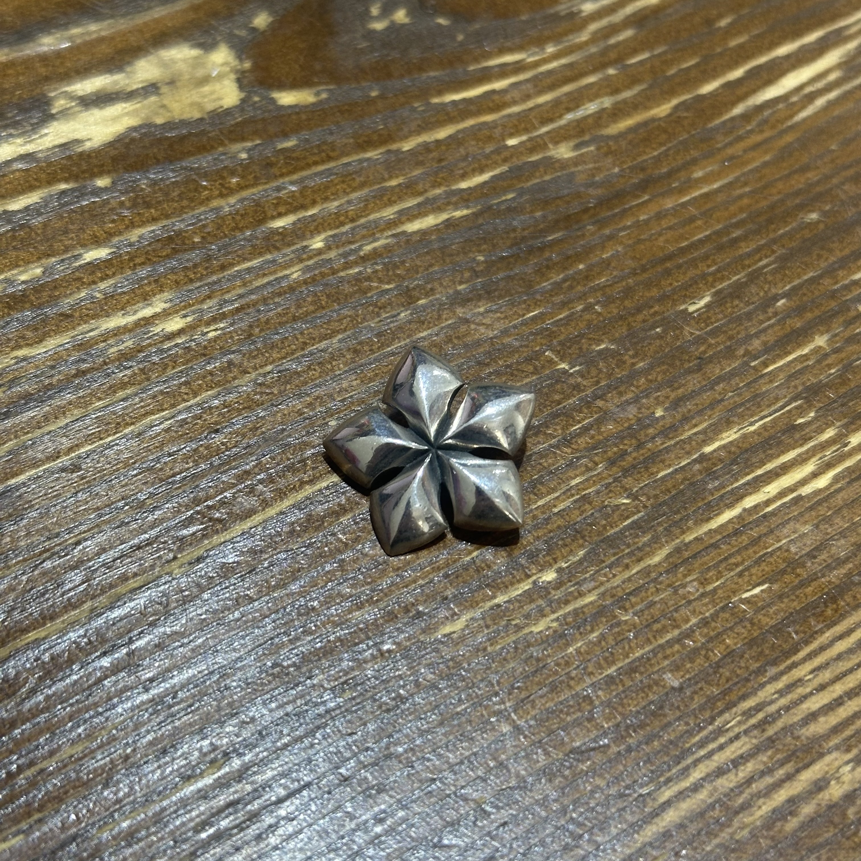 MF Pendant : Star Burst