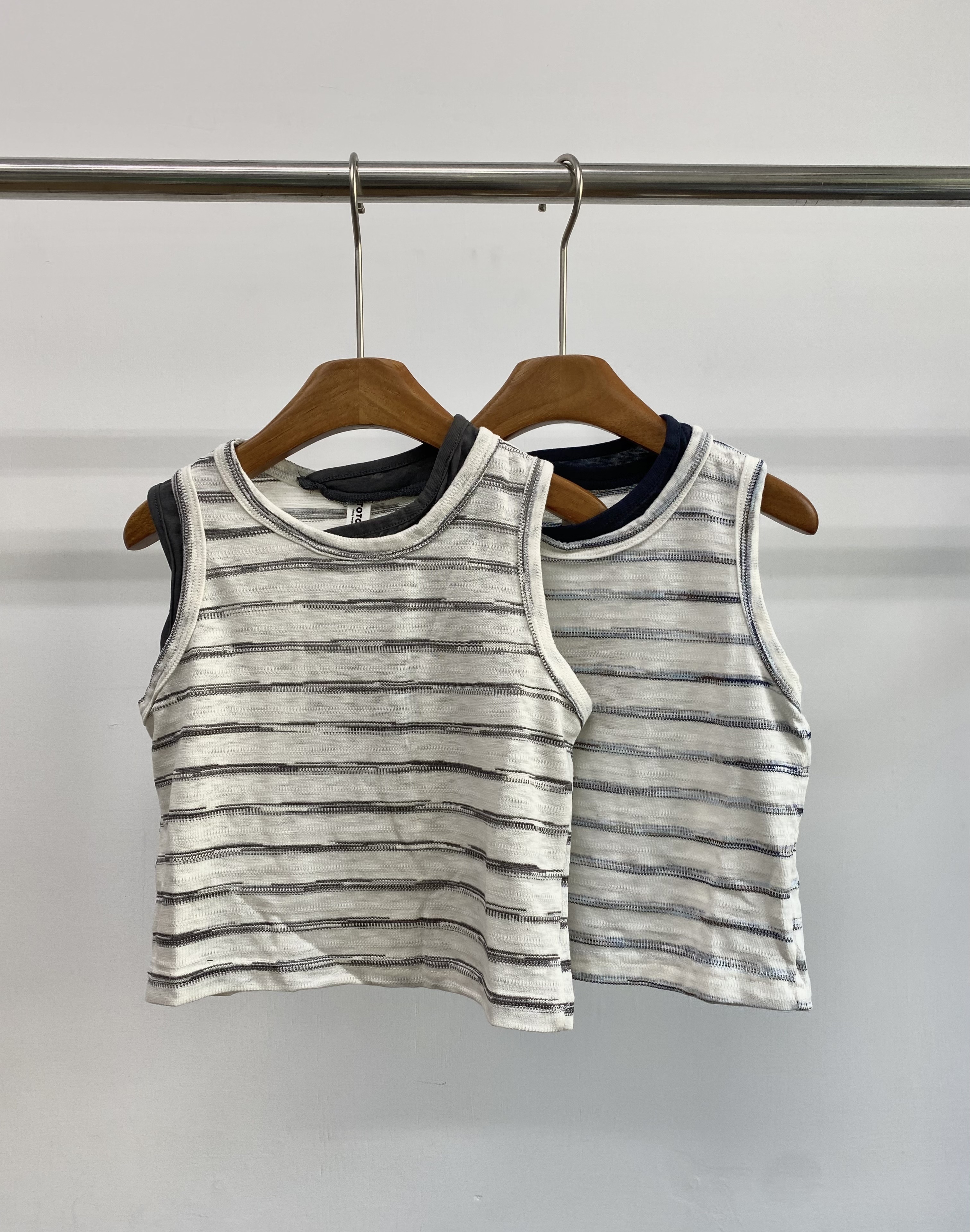 A04650撞色條紋背心