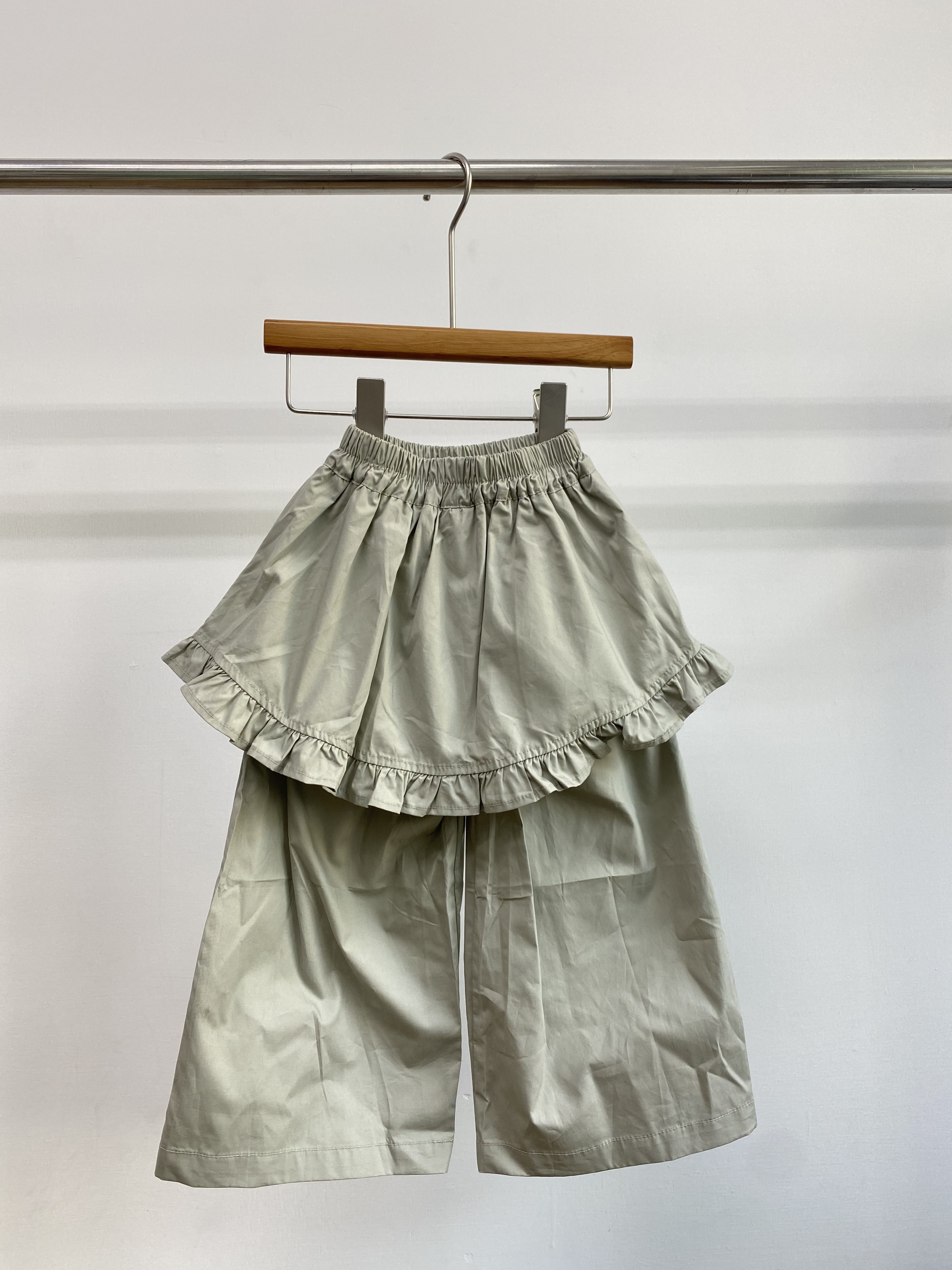 A04405裙擺速乾屁簾褲