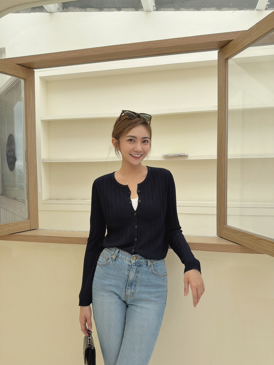 ［預購］🔥03.25春夏新品］韓版薄款絲排釦上衣（深藍/兩色，可當小外套）