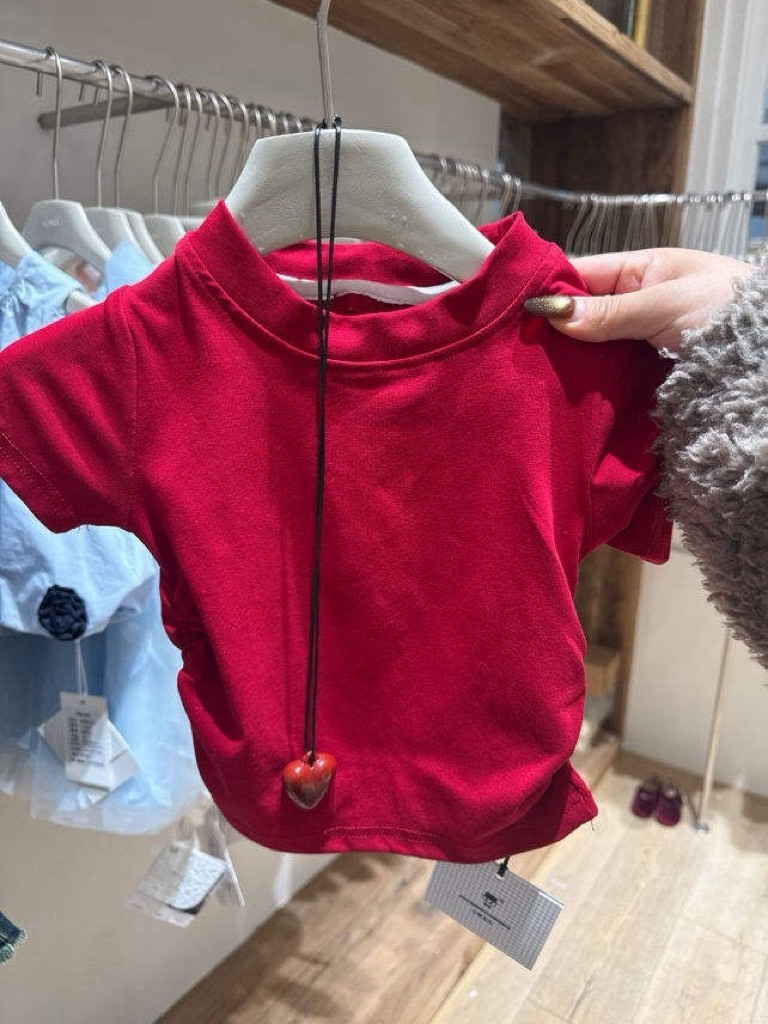 衣櫃裡永遠少一件素T