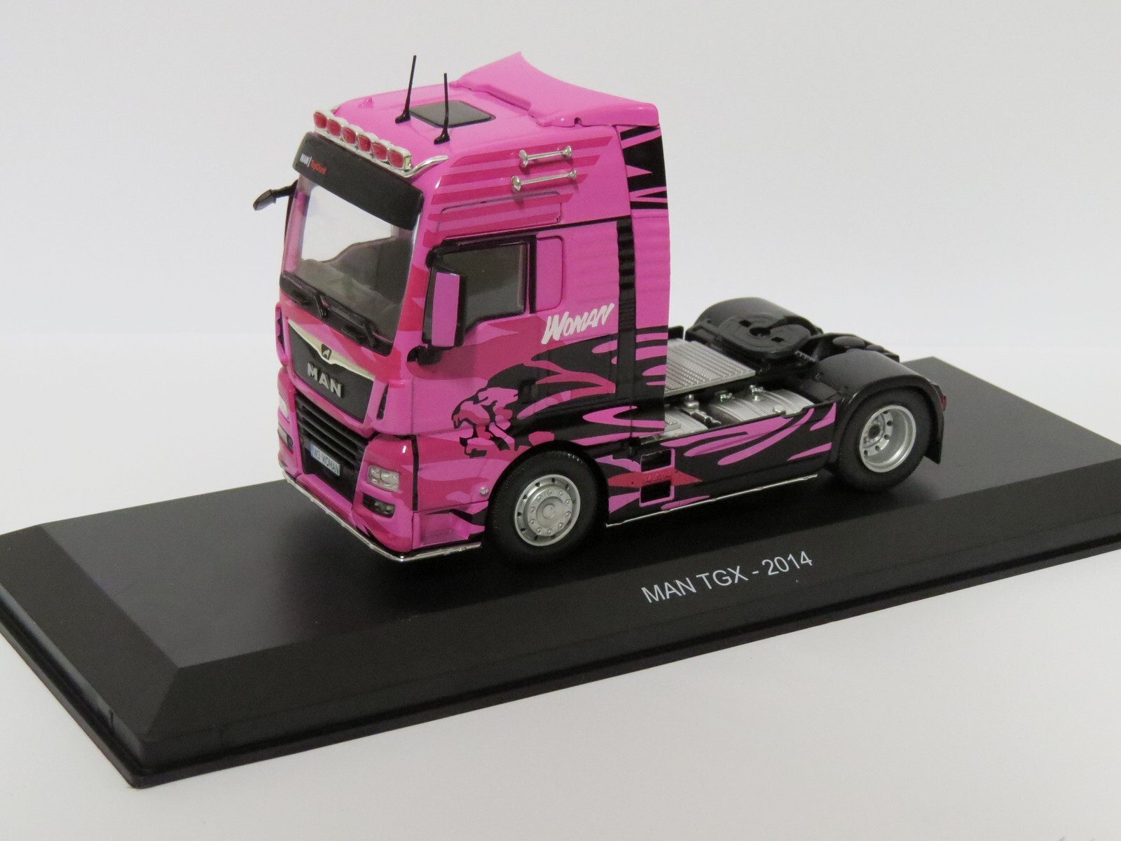 1/43 MAG Truck Tuning Collection - Man 2014 TGX (Pink) Blister Pack (G1470008)