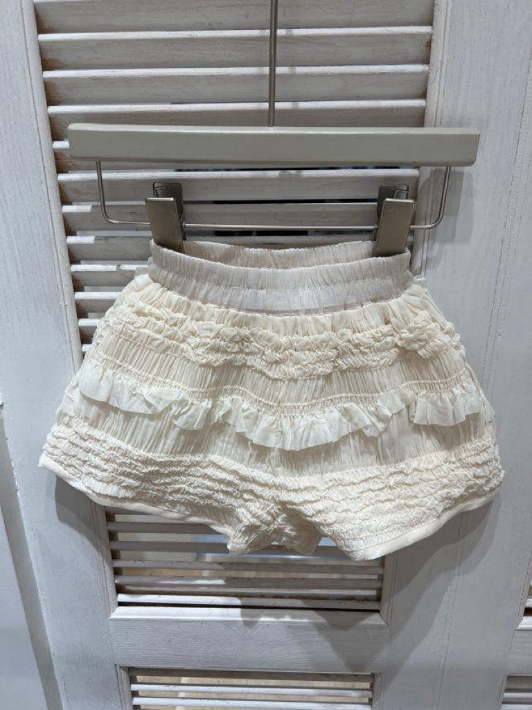 軟綿綿奶油花邊褲