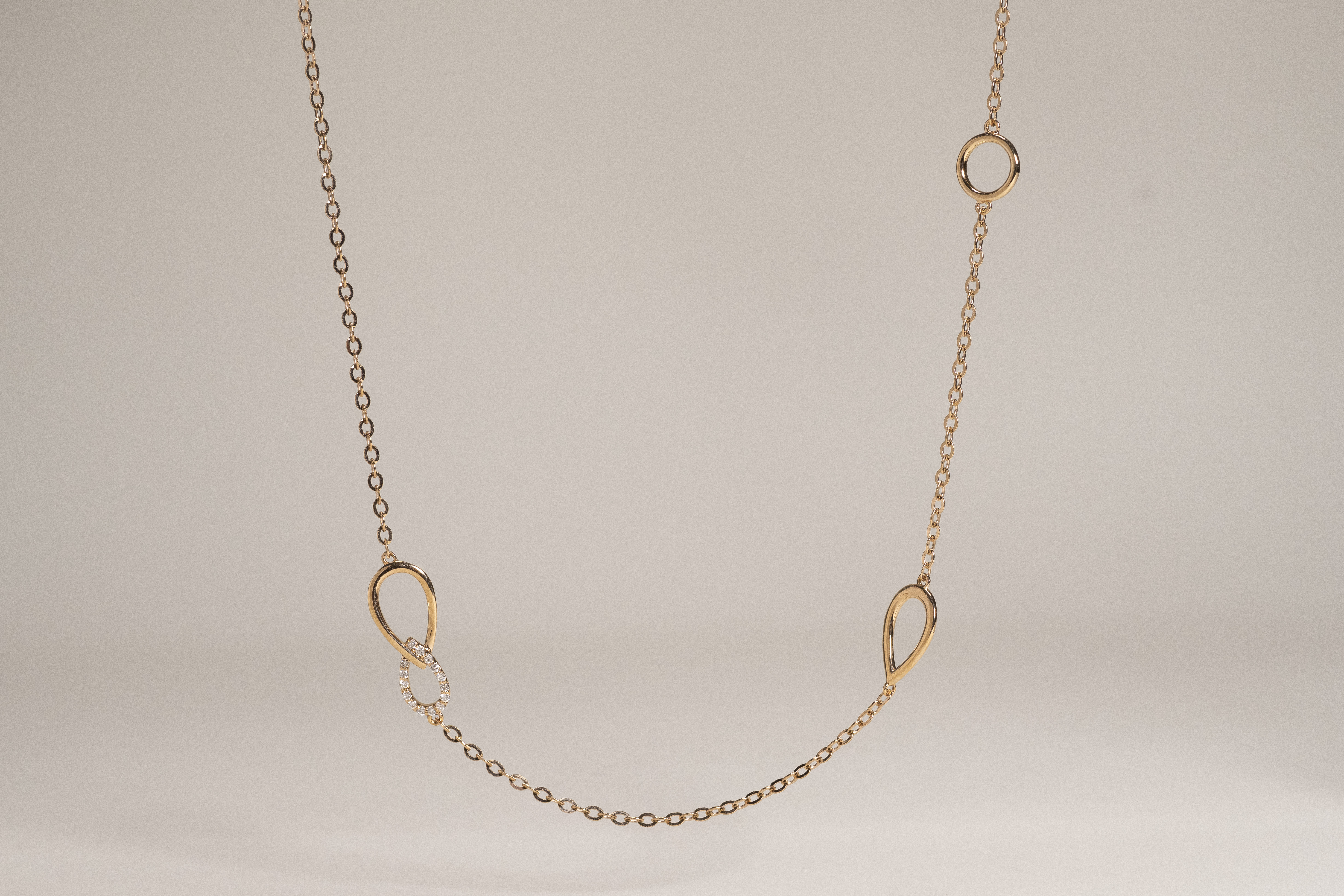 #(R) 18K Diamond Necklace