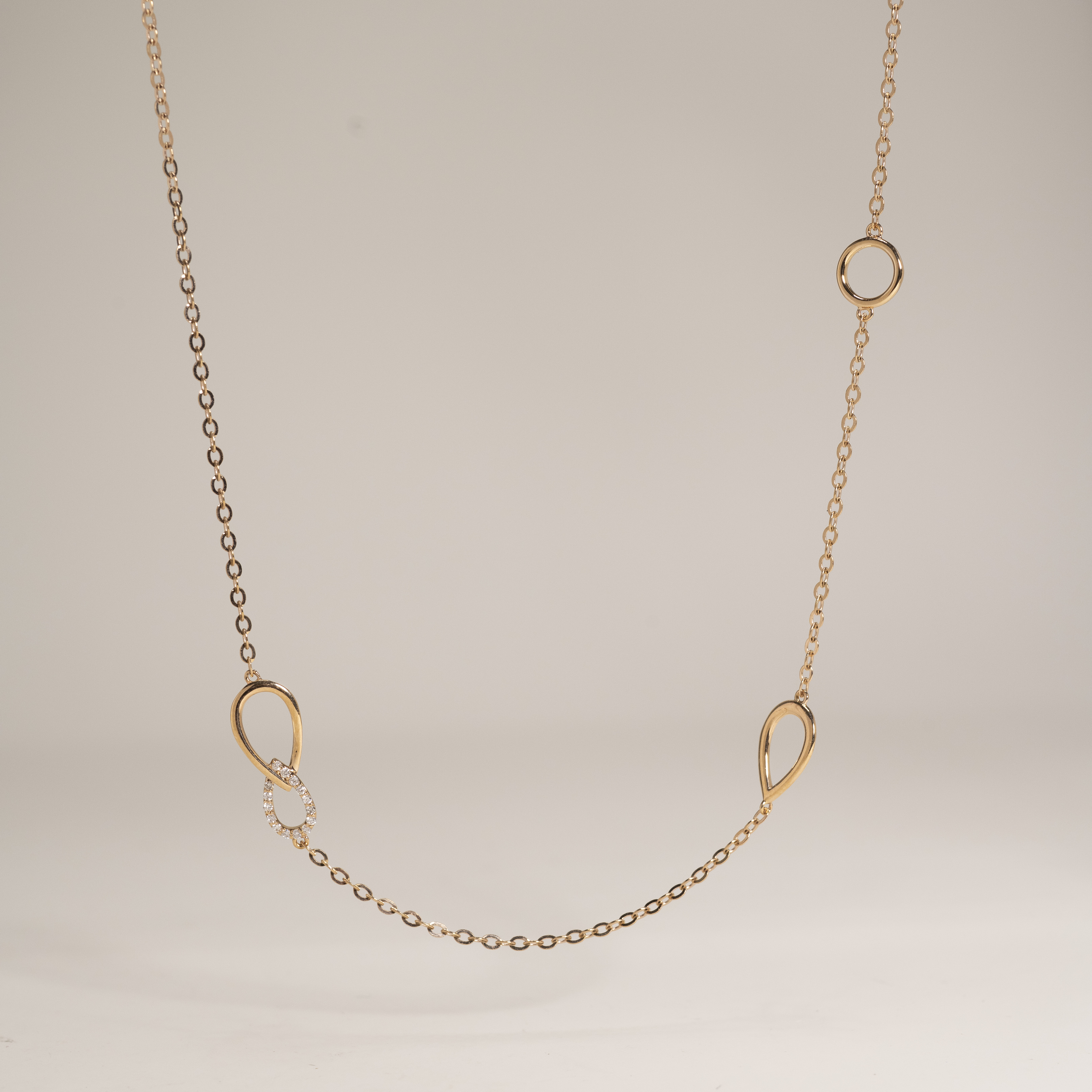 #(R) 18K Diamond Necklace