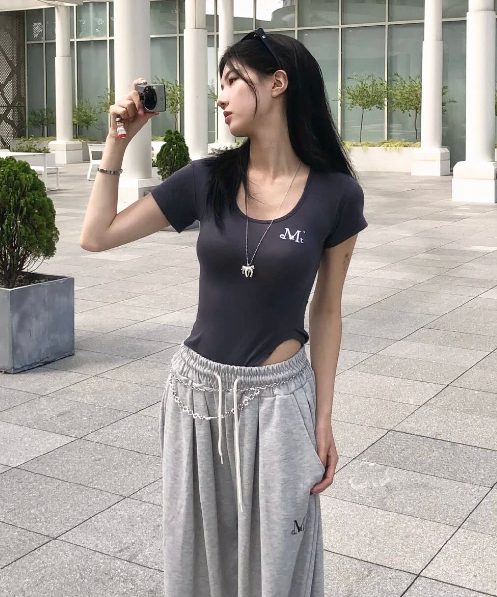 【預購】韓國 MUCENT 修身剪裁 顯瘦 U領 短袖 T恤 五色