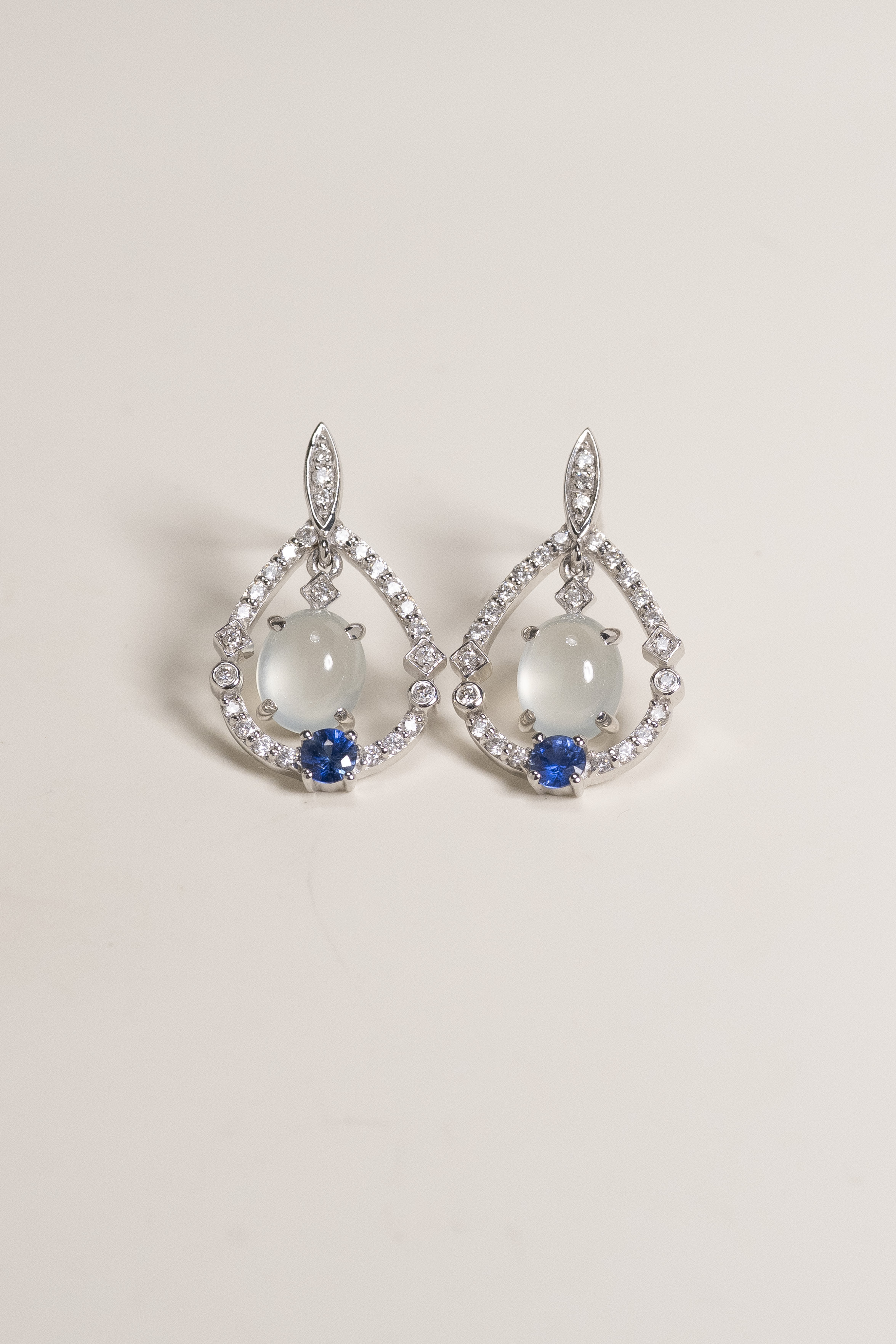 18K White Jade Blue Sapphire Diamond Earring