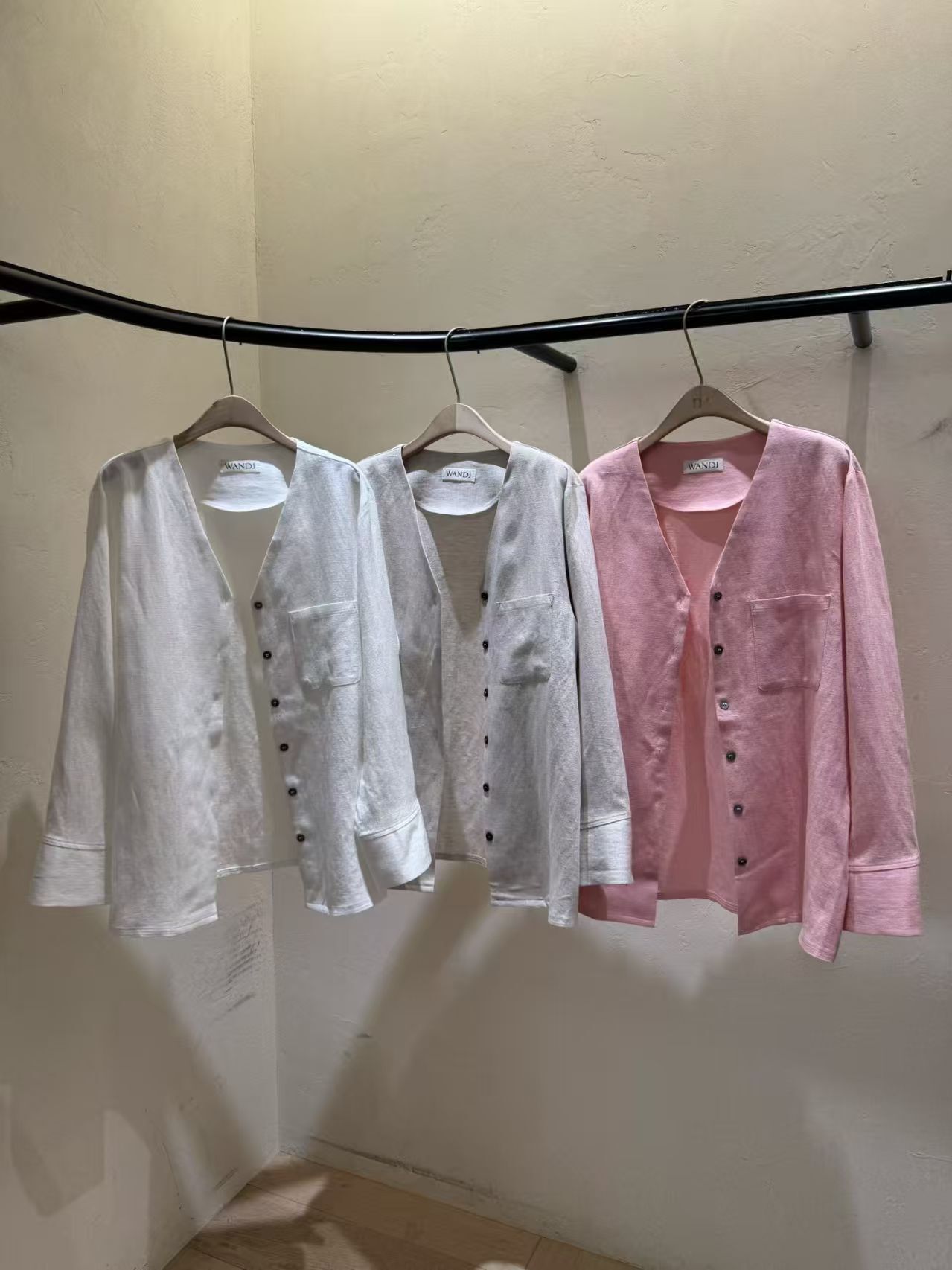 WJ6004 V領知性單口袋排扣上衣