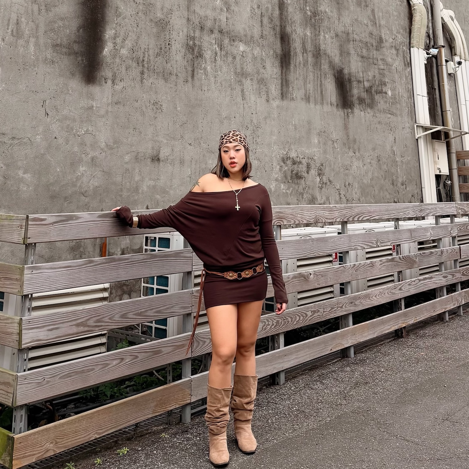 卡其慵懶斜肩洋裝🐫