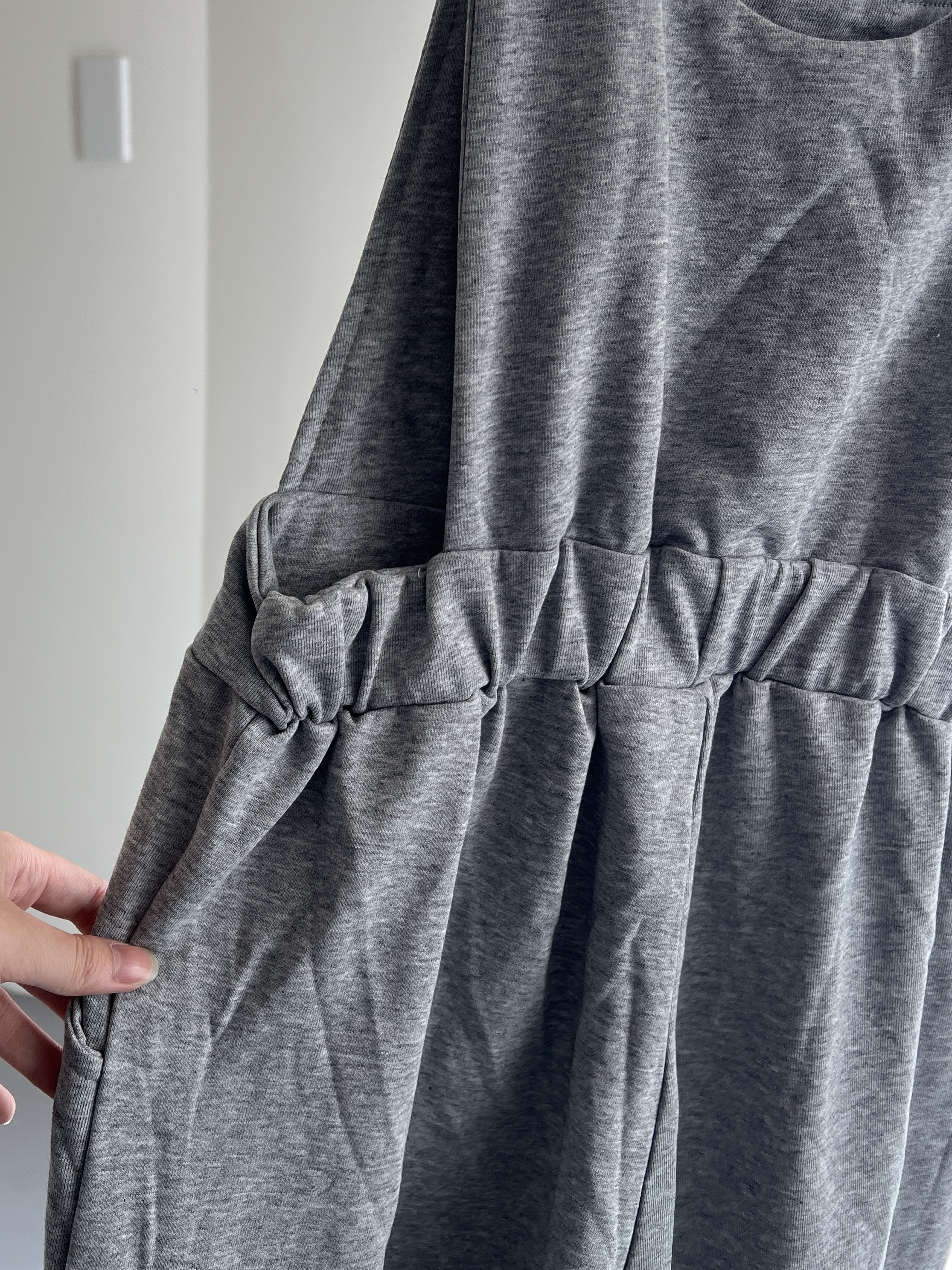 休閒感棉質刷破吊帶褲