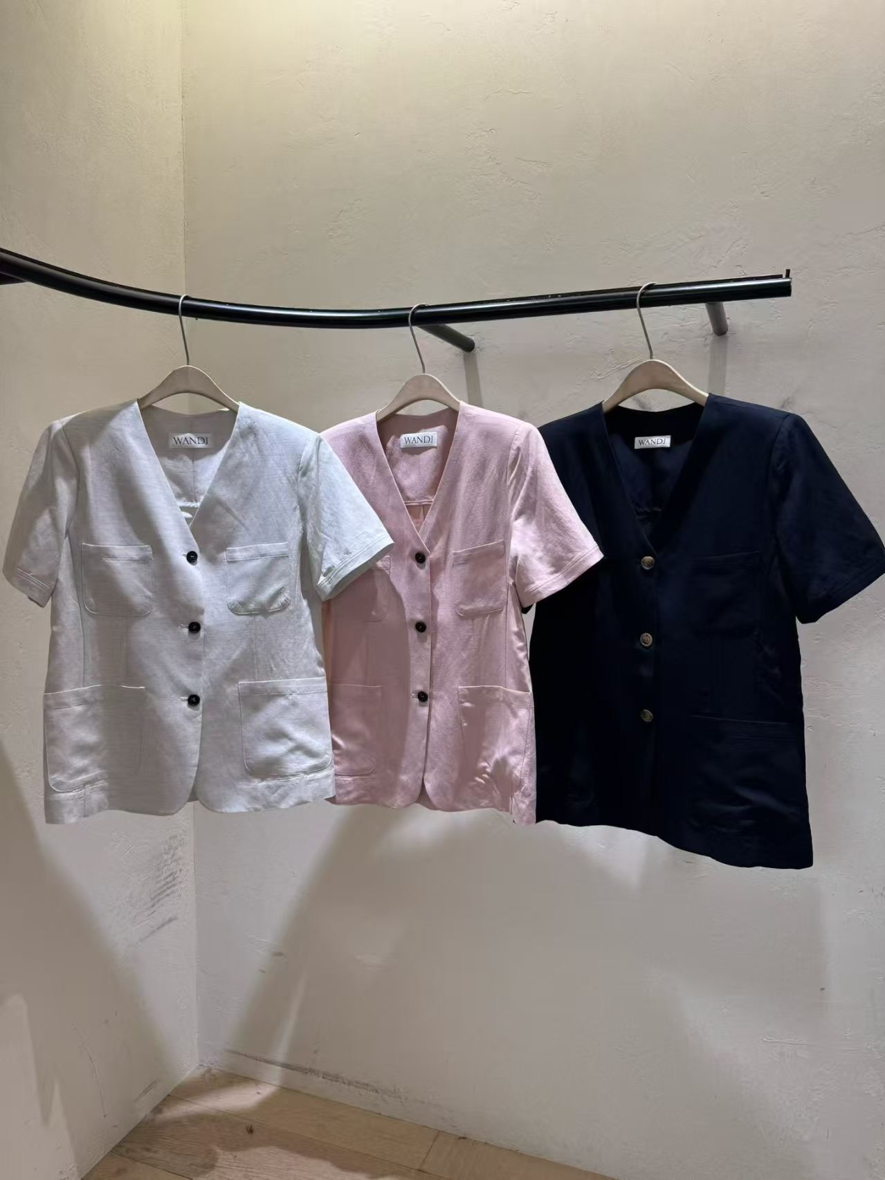 WJ6015 V領四口袋排扣收腰上衣