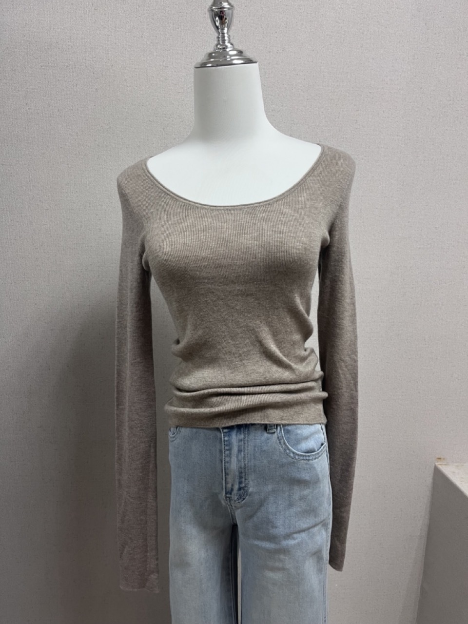 編號08(羊毛大圓領彈性針織長袖)