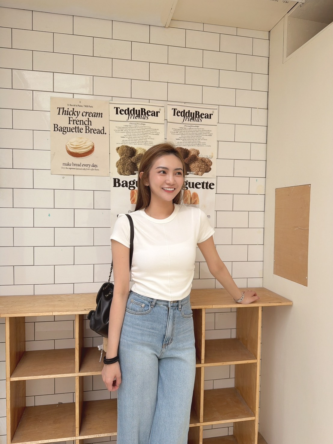 ［預購］🔥03.25春夏新品］💥萬年不敗款］韓版圓領超彈透氣棉側抓皺中車線上衣（白色/兩色）