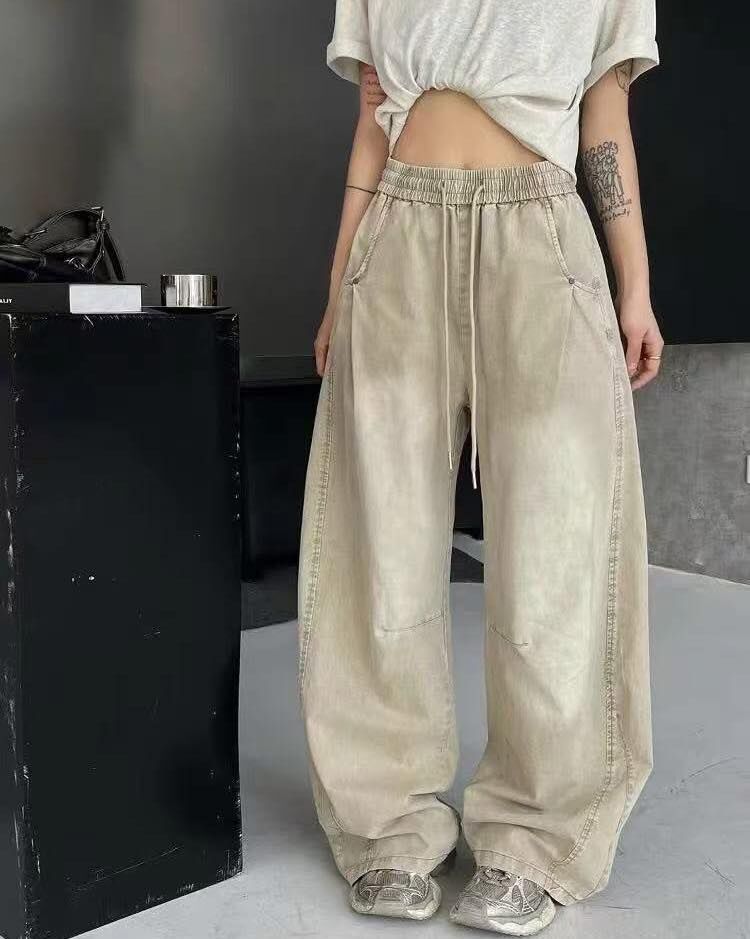 【時髦百搭的復古水洗寬管彎刀褲】（預購）