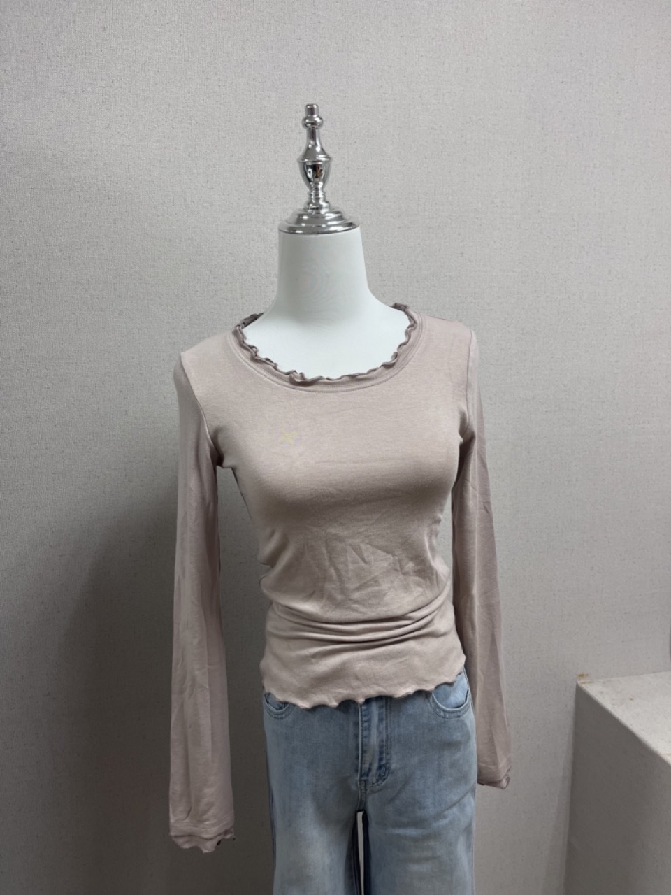 編號14(粉圓領卷邊上衣)