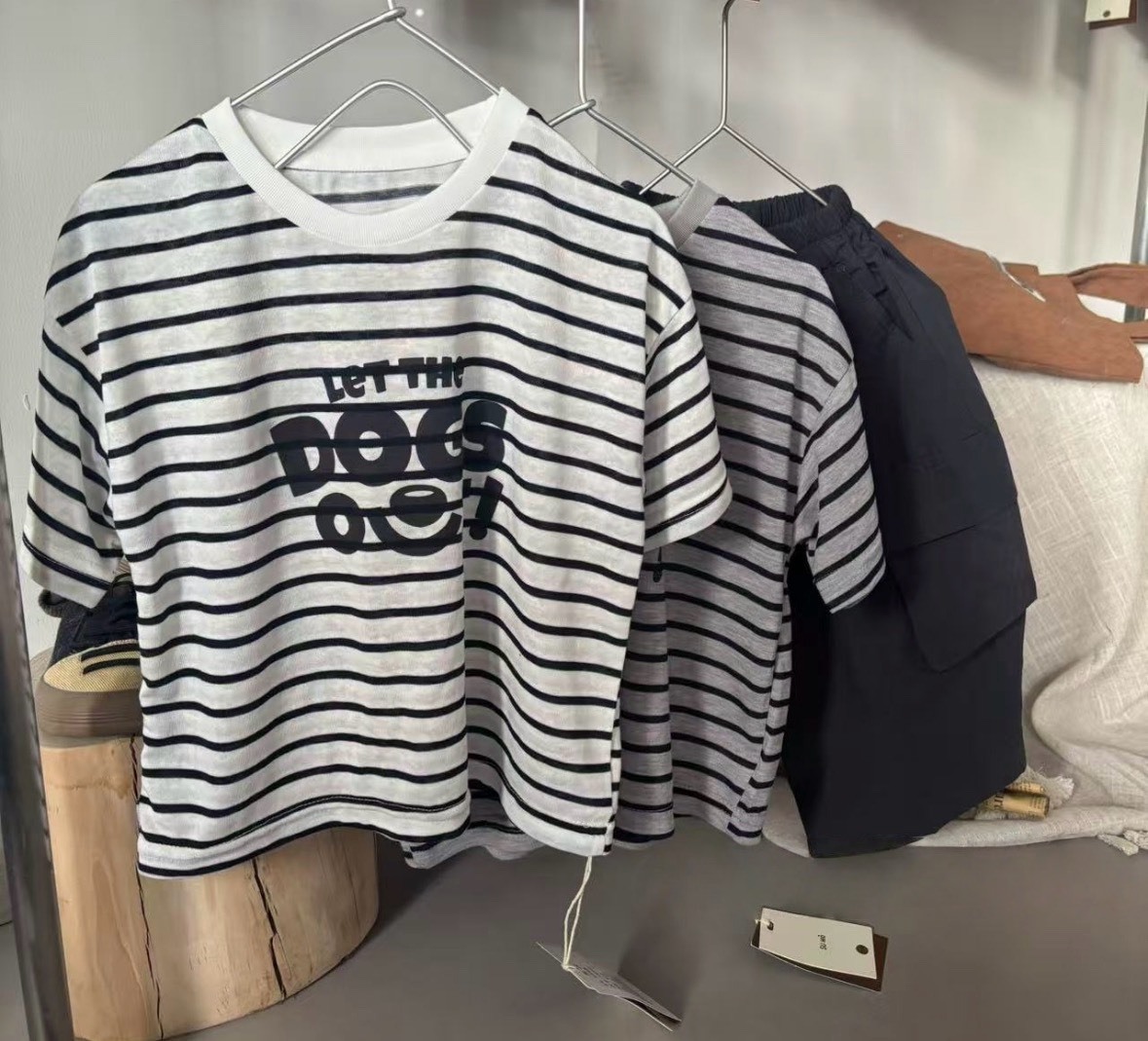 英字條紋短袖上衣