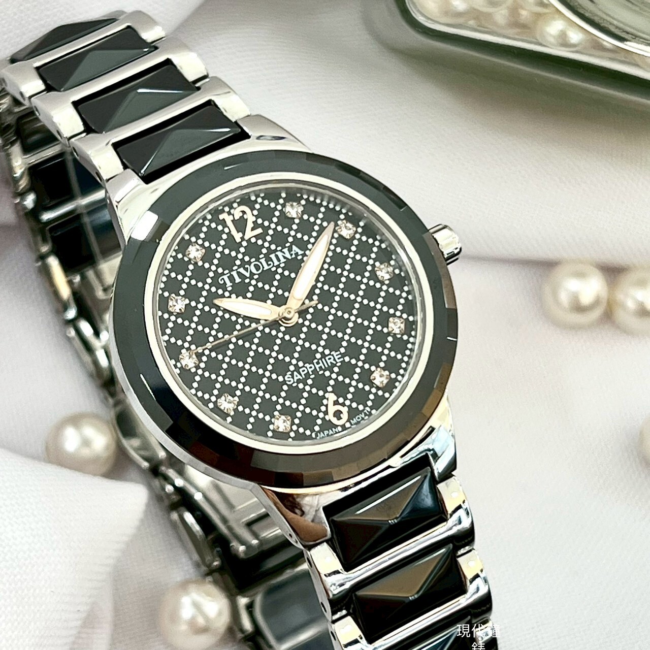 【TIVOLINA 小紅帽】晶鑽菱格紋陶瓷腕錶 BAW3723-K 33mm  現代鐘錶