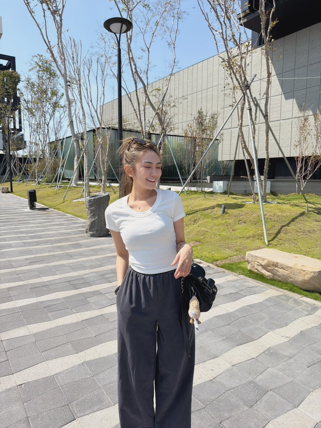 ［預購］🔥03.25春夏新品］💥好穿到必須包色］🇰🇷正韓圓領超彈薄款透氣棉側小刺繡logo上衣（必收白/四色）