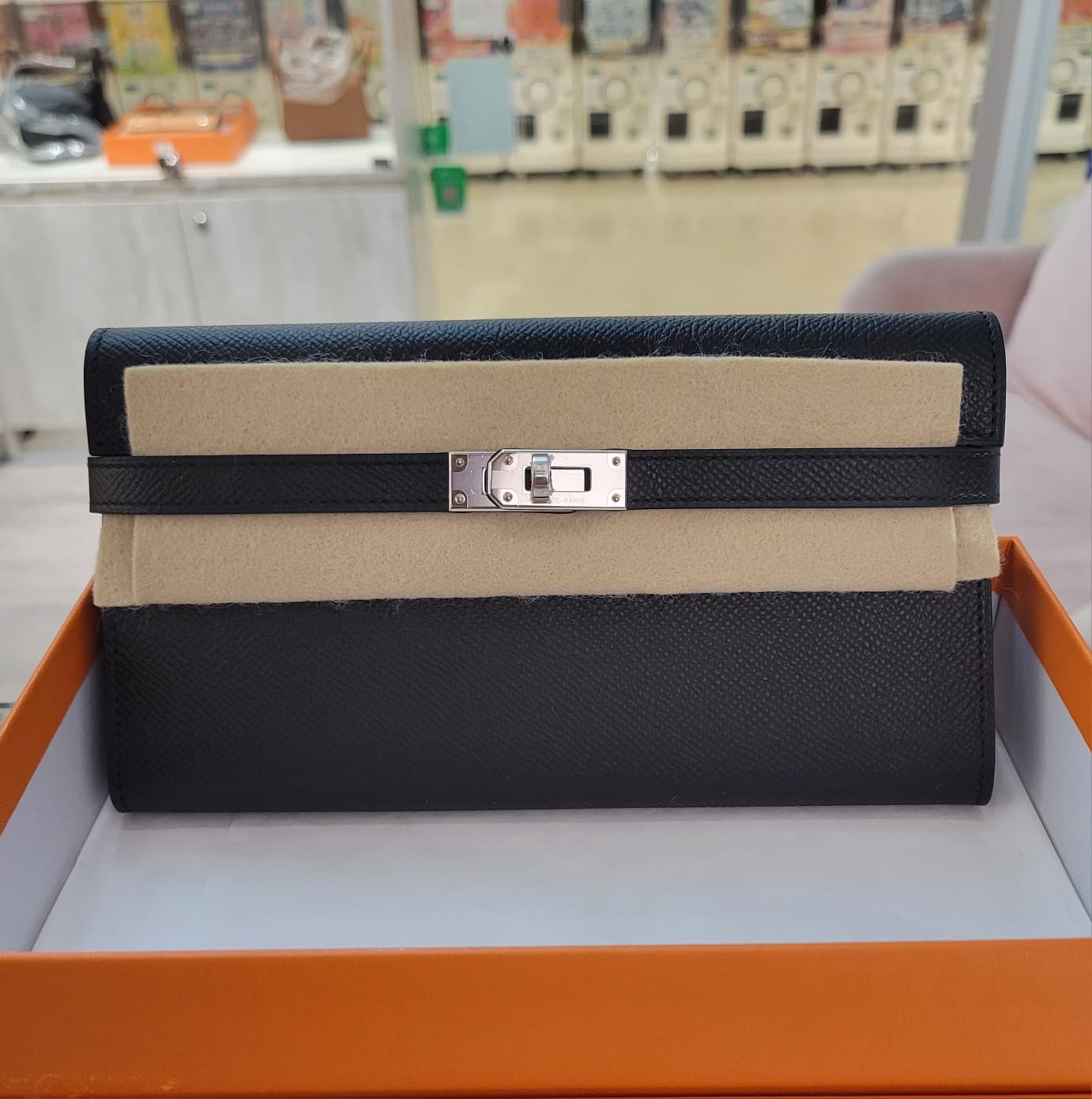 UNUSED/99% NEW HERMES KELLY WALLET NOIR CK 長銀包 黑色 銀扣
