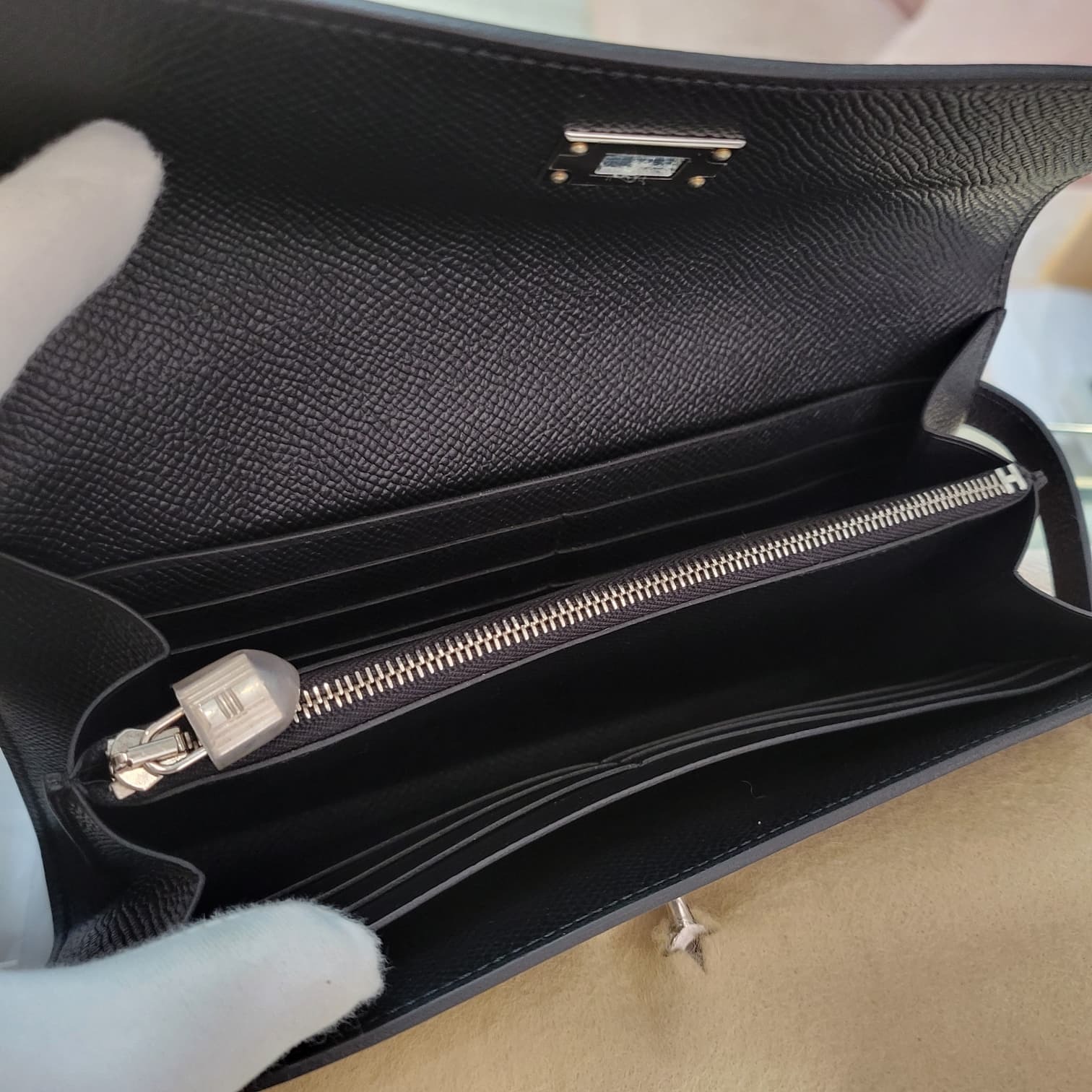UNUSED/99% NEW HERMES KELLY WALLET NOIR CK 長銀包 黑色 銀扣