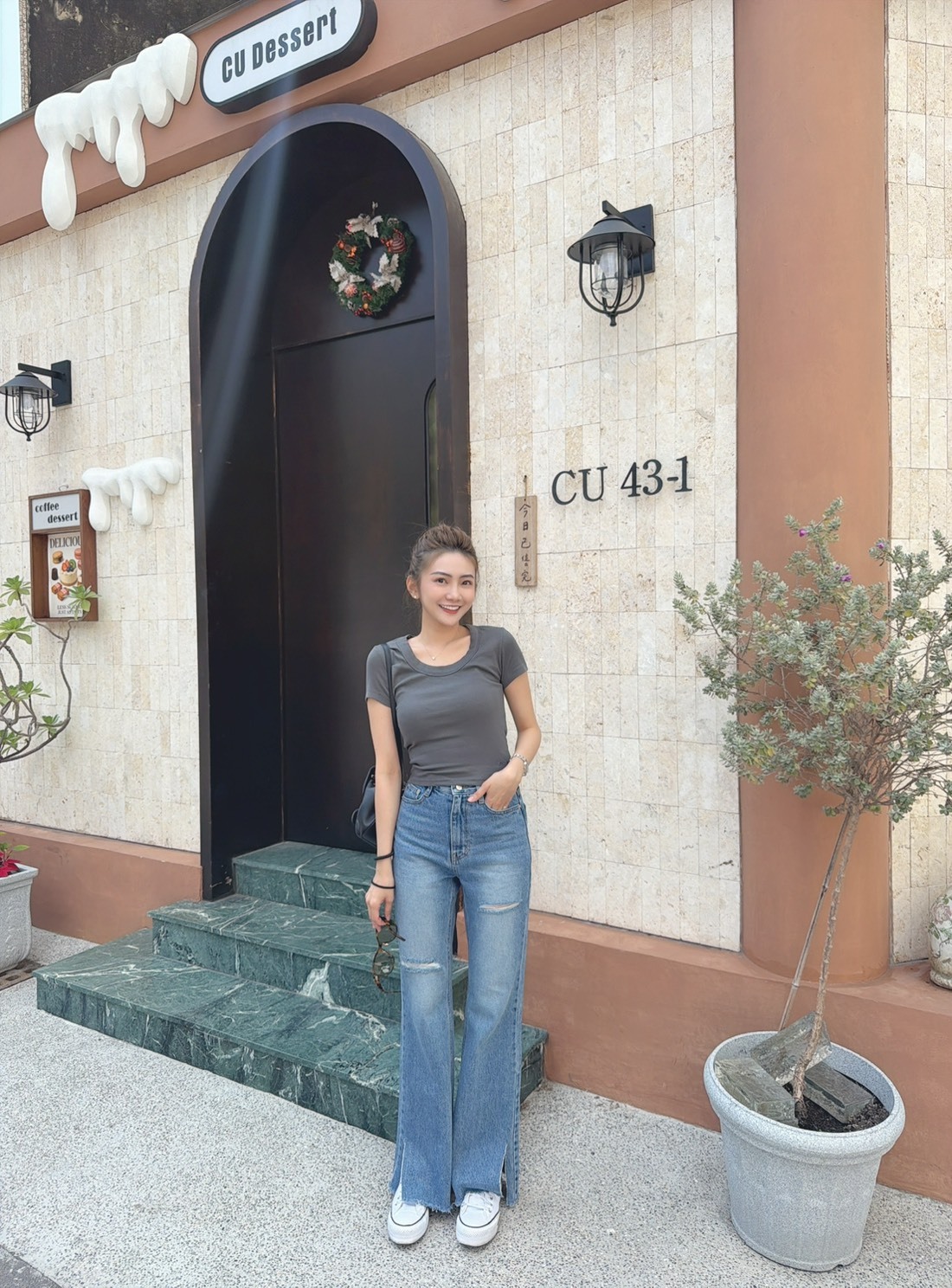 ［預購］🔥03.25春夏新品］私訊爆炸💥最厲害褲子家］🇰🇷正韓高腰超顯瘦割破褲口開叉直筒微喇叭牛仔褲（SML）