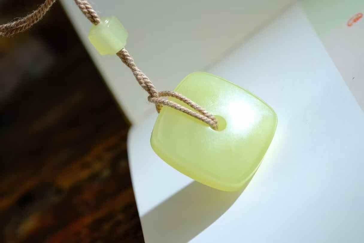 320743 和田玉雞油黃黃口玉棕