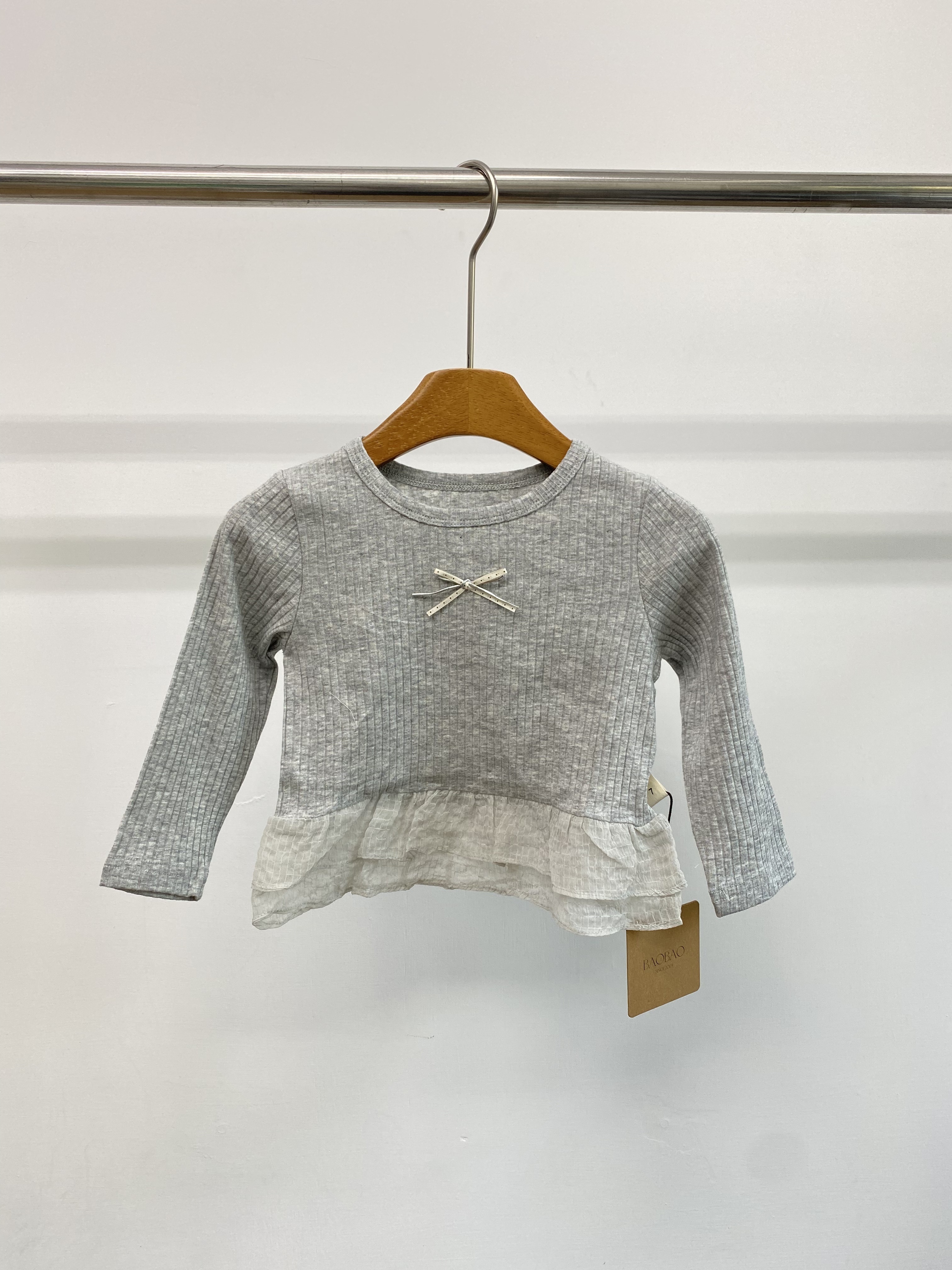 A04695蝴蝶結坑條上衣