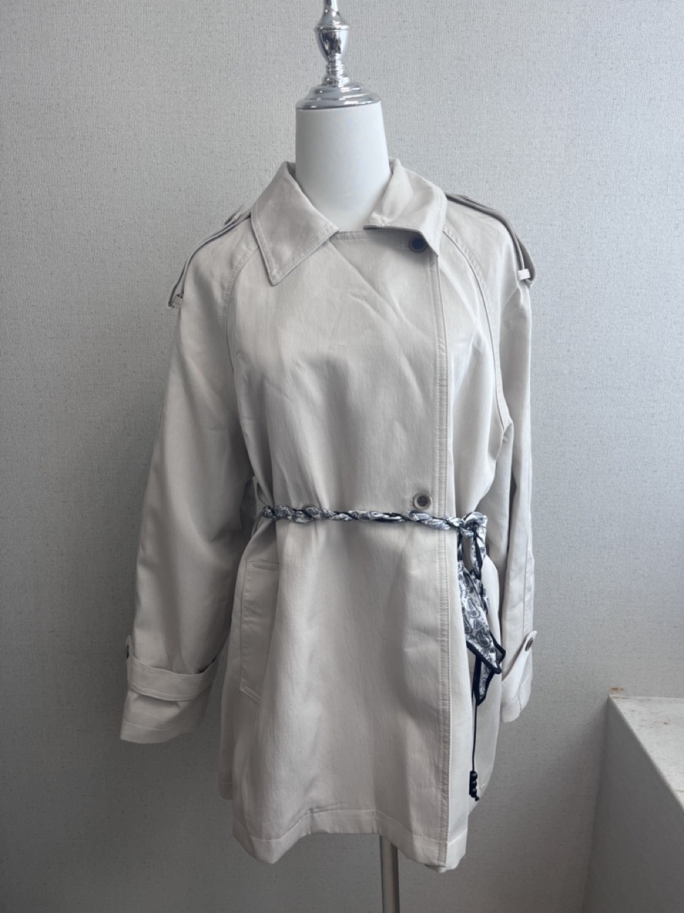 編號26(絲巾腰帶短風衣)