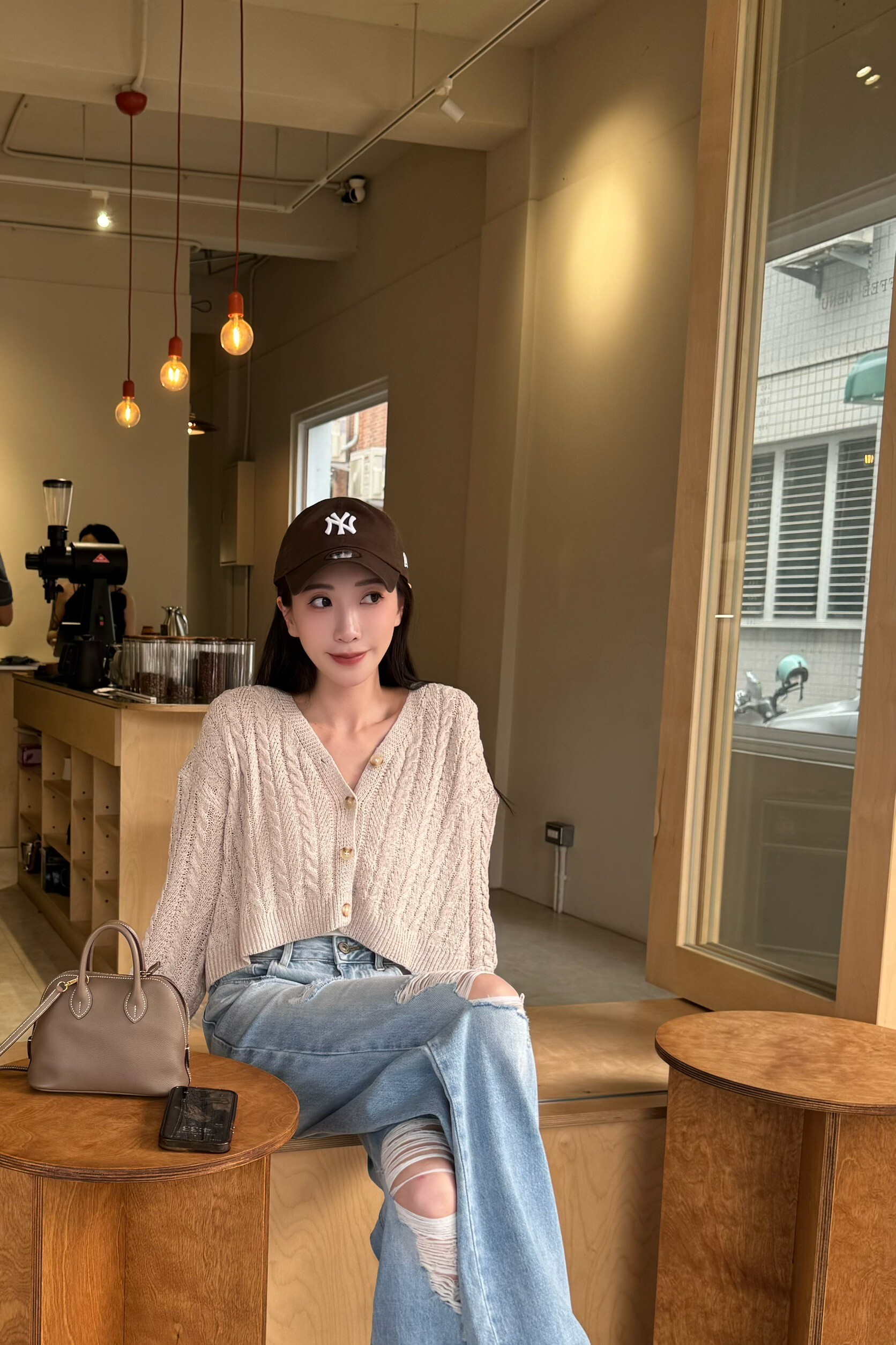 #AM05 麻花鉤織魟魚外罩（白/淺卡/淺藍/杏）