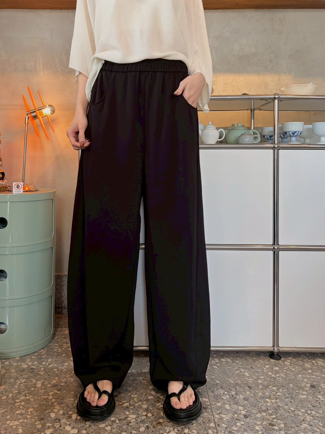 後口袋全鬆緊薄寬褲80061Y02