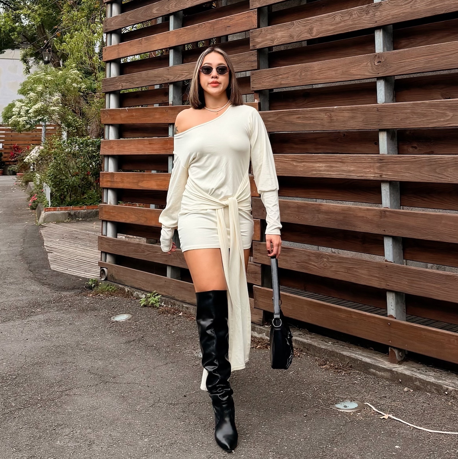 𝐃𝐫𝐚𝐩𝐞 𝐌𝐨𝐨𝐝✨斜肩垂墜綁結洋裝