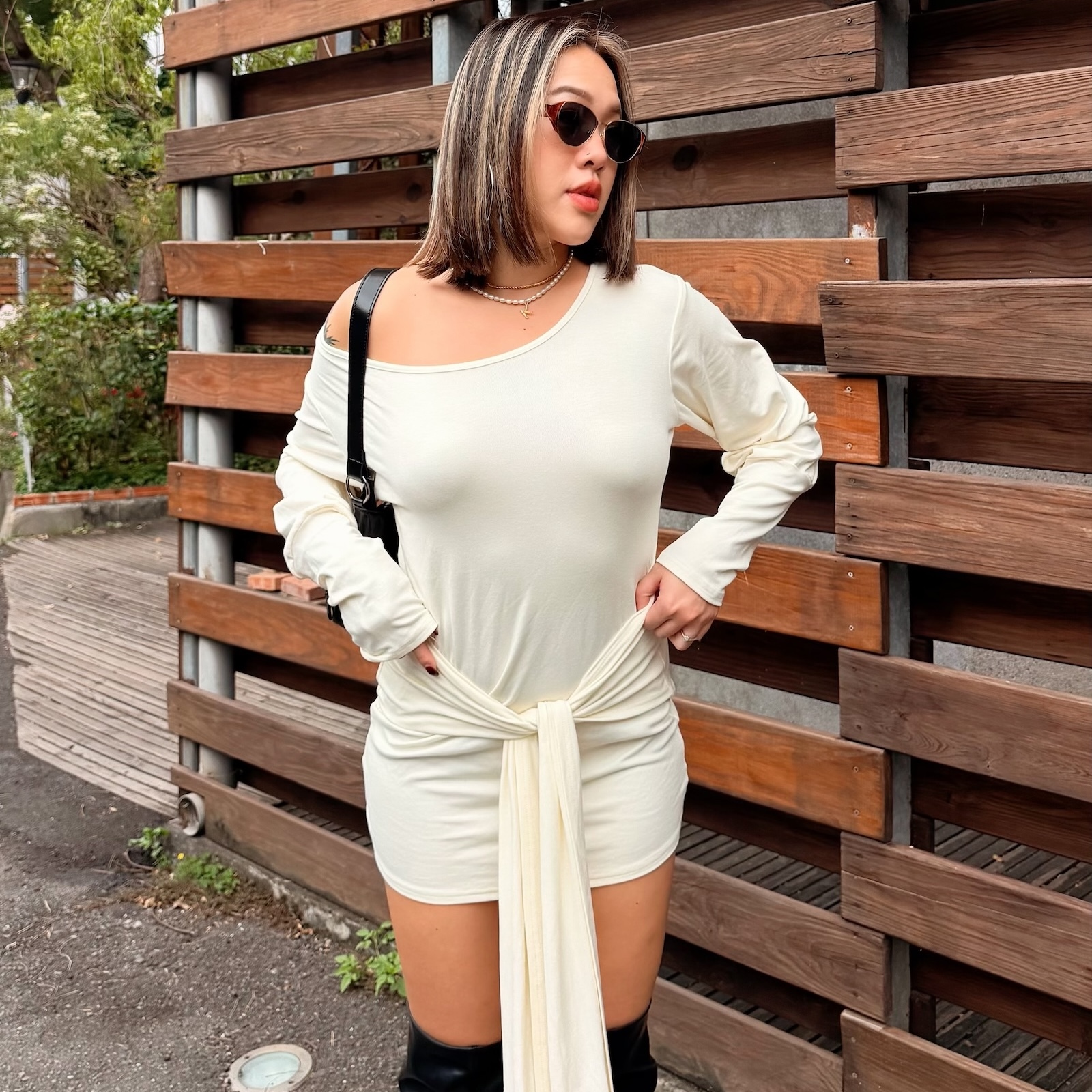 𝐃𝐫𝐚𝐩𝐞 𝐌𝐨𝐨𝐝✨斜肩垂墜綁結洋裝