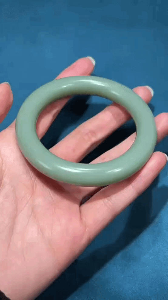 320220 56mm和田玉碧玉圓條手鐲 (54-56)