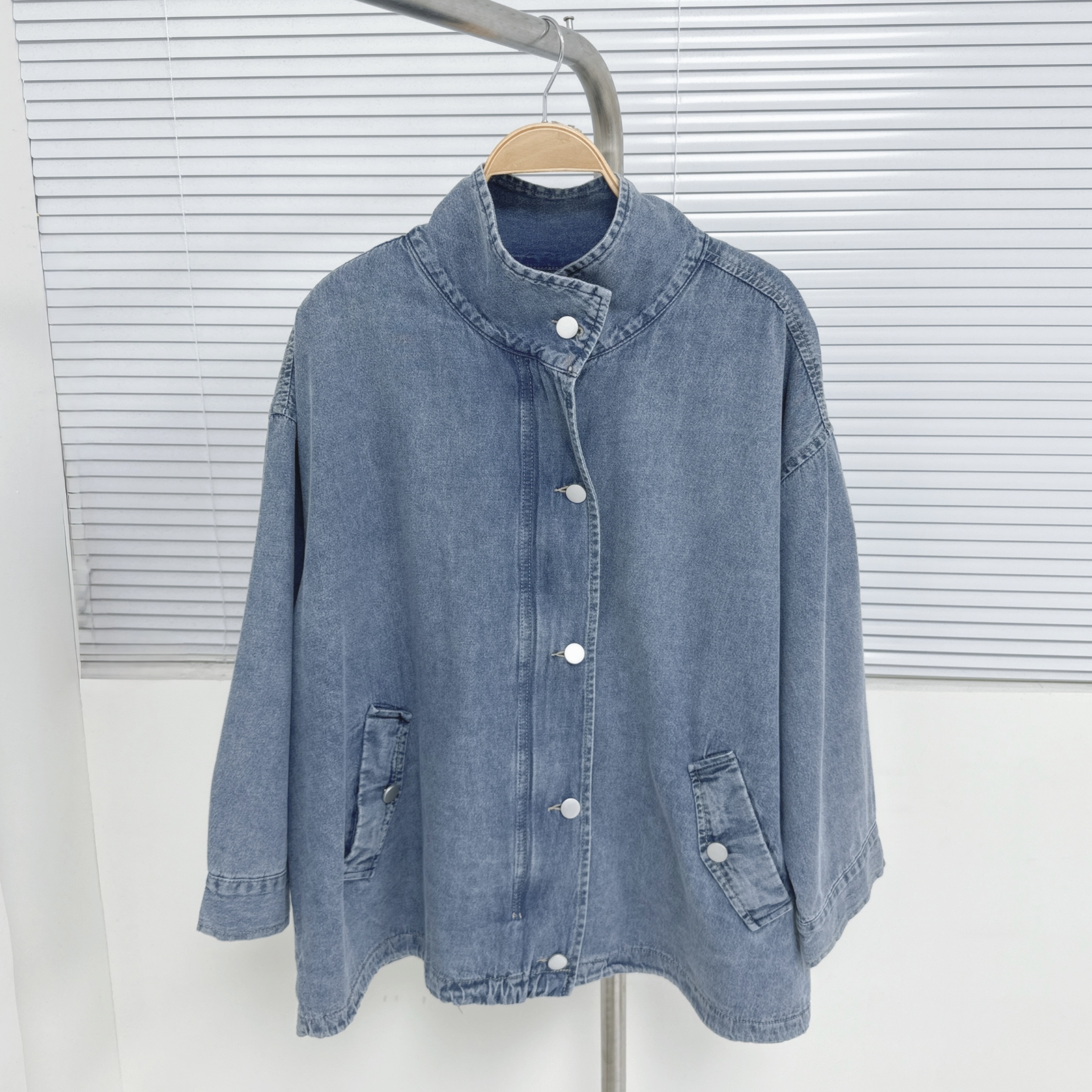 【廠家制】軟熟拉鏈鈕扣牛仔外套 (H4)