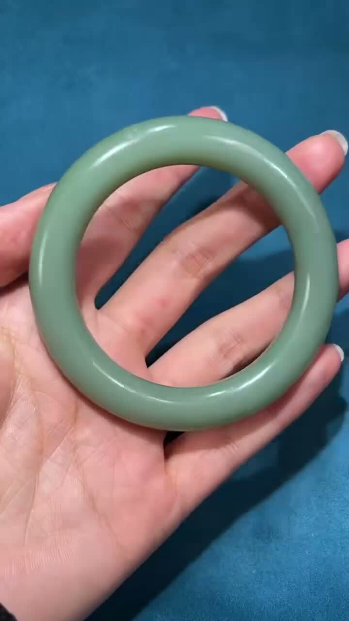 和田玉碧玉圓條手鐲,天然和田玉軟玉