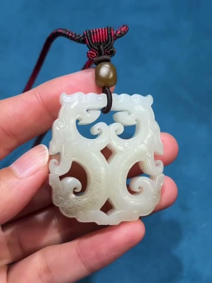 320221 和田玉籽料雙龍紋佩