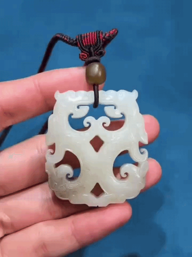 320221 和田玉籽料雙龍紋佩