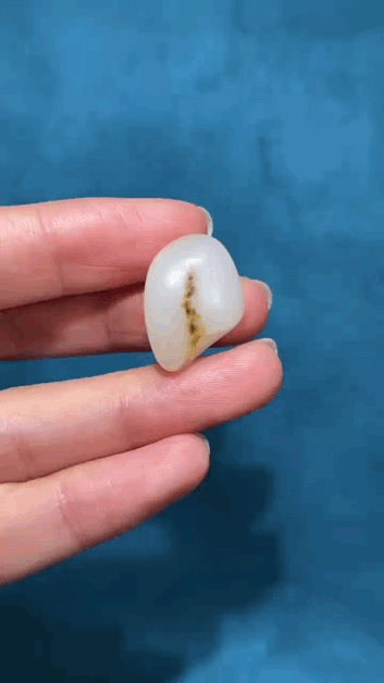 320222 和田玉籽料獨籽原石