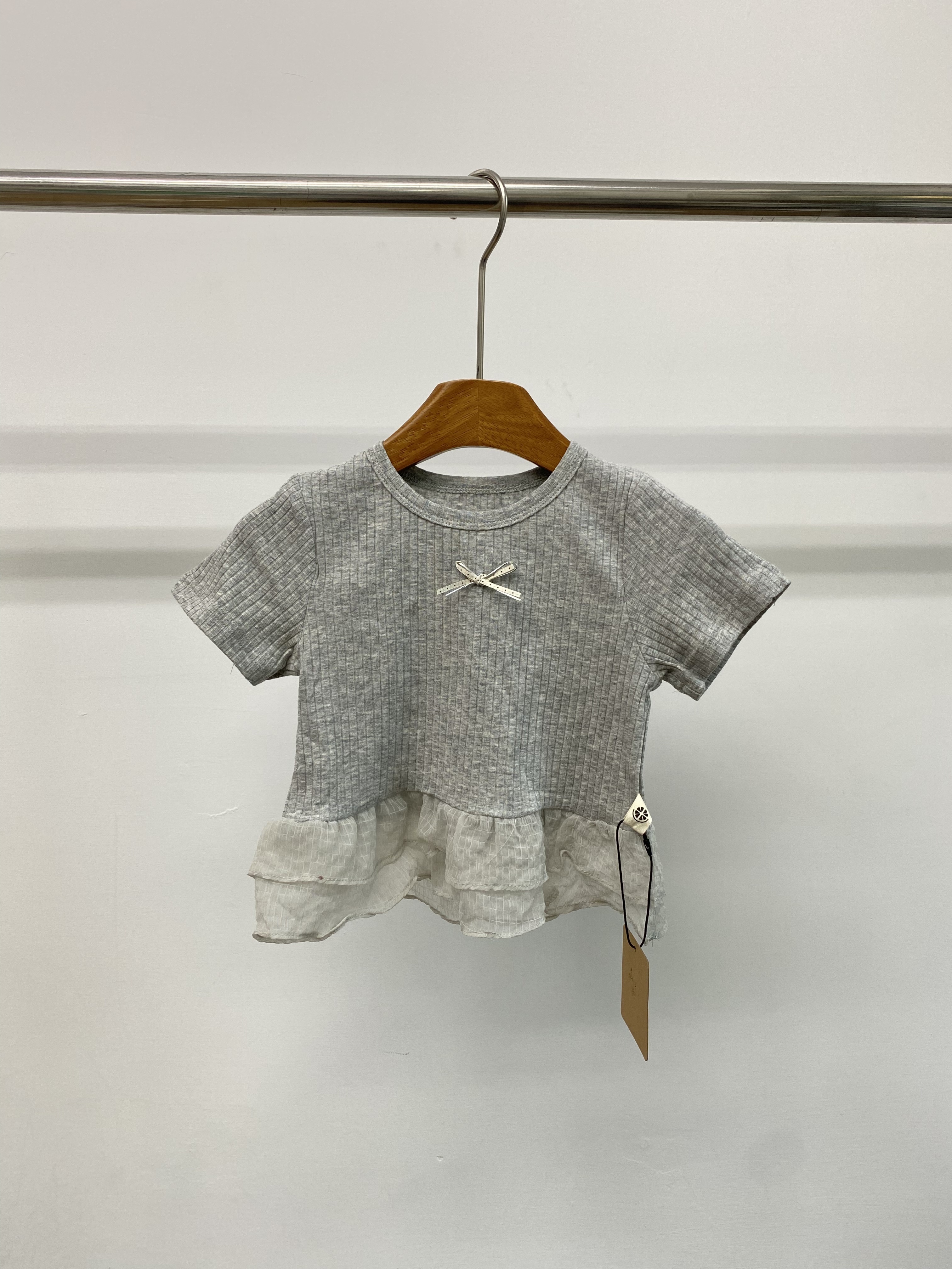 A04714蝴蝶結坑條上衣