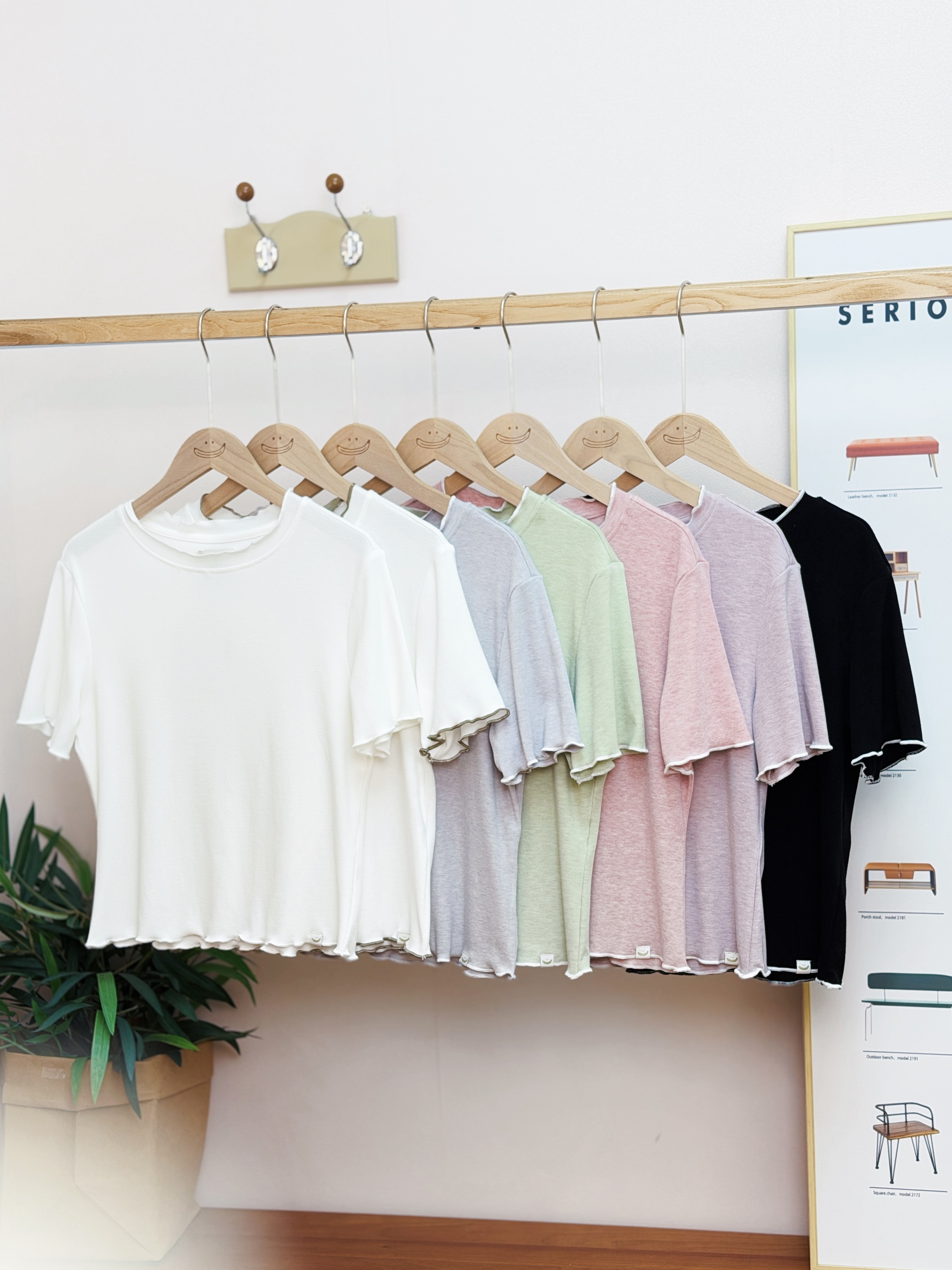 七色 / 麻糬感滾邊短袖上衣 / Mochi-Feel Lettuce Edge Short Sleeve Top