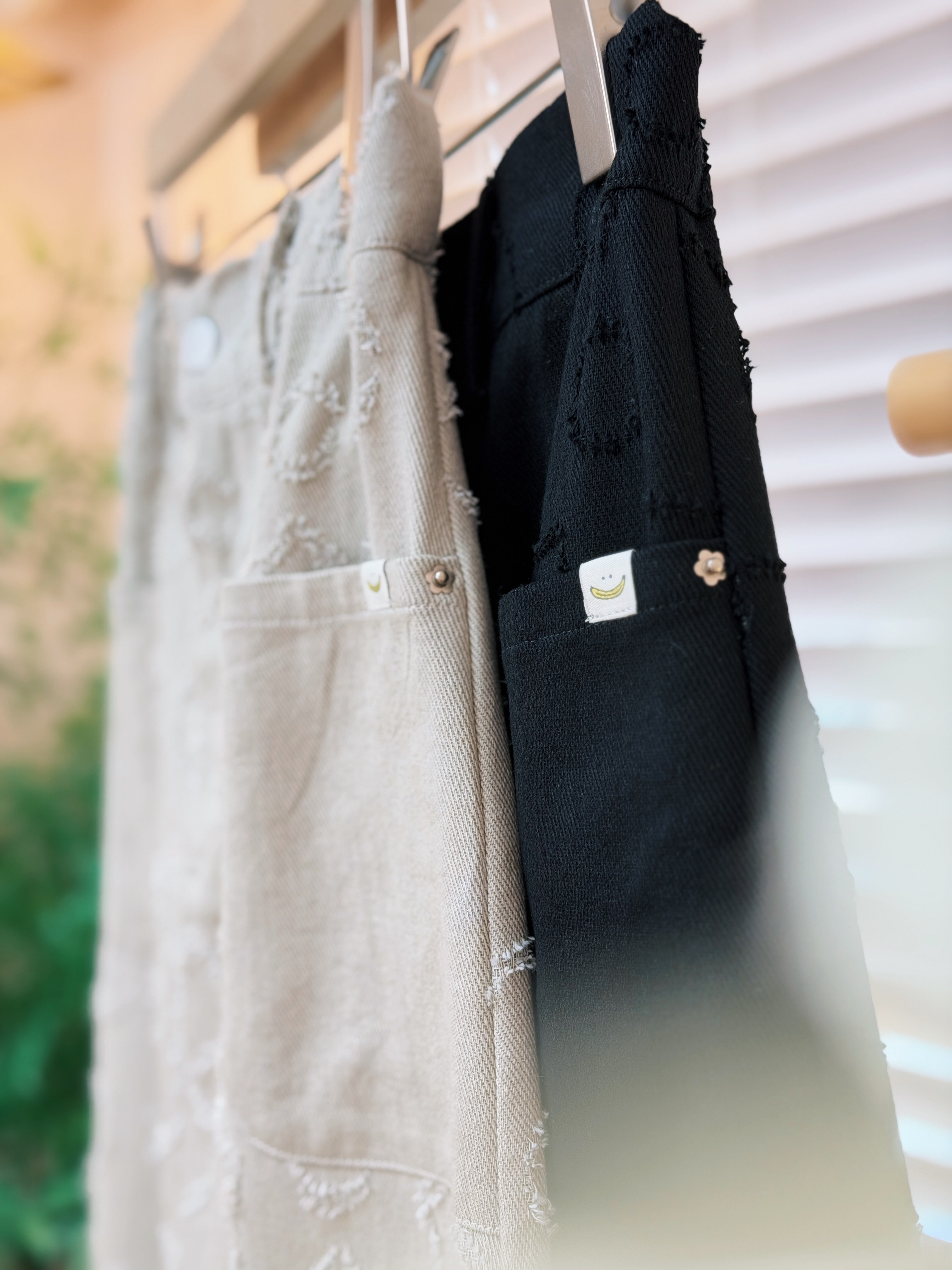 兩色 / 質感花花斜布開叉長裙 / Floral Embroidered Twill Slit Skirt