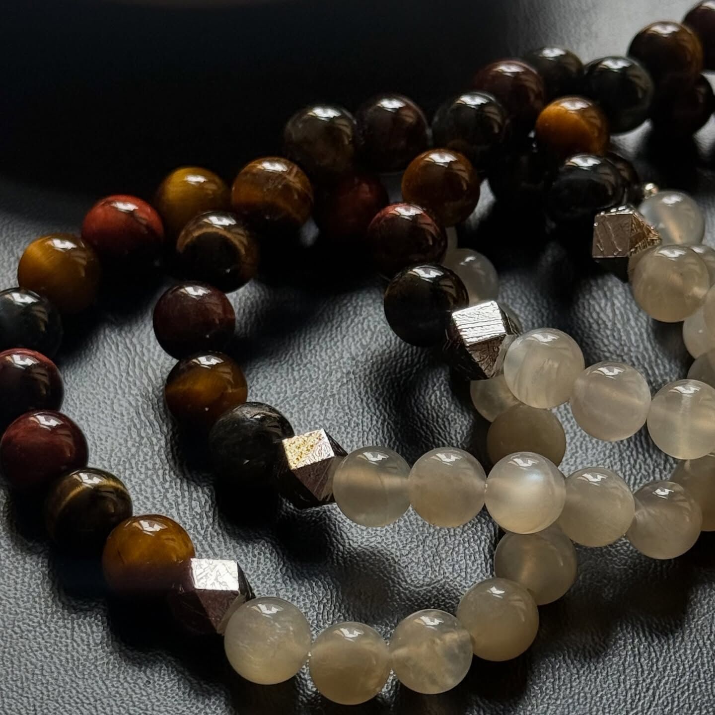 [原石] 鐵隕石 / 天鐵 925銀隔珠 原石設計款 虎眼石+月光石水晶手串